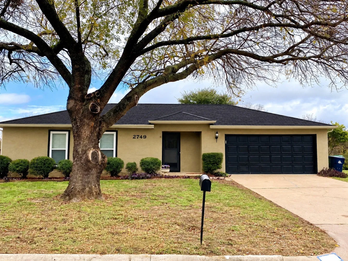 Single Family Residence For Rent in Denton County , 2749 Mill Pond Road, Denton, Texas 76209, 3 Bedroom, 2 Bathroom, 2 Garage spaces, 1,311 Sqft, built in 1982, mls#21399451, Real Estate Agent in Denton, Homes For Rent in Denton county, Homes For Rent in Denton, Realtor in Denton Texas, Real Estate Brokerage Independent Realty Texas, Luminita Cordes Realtor