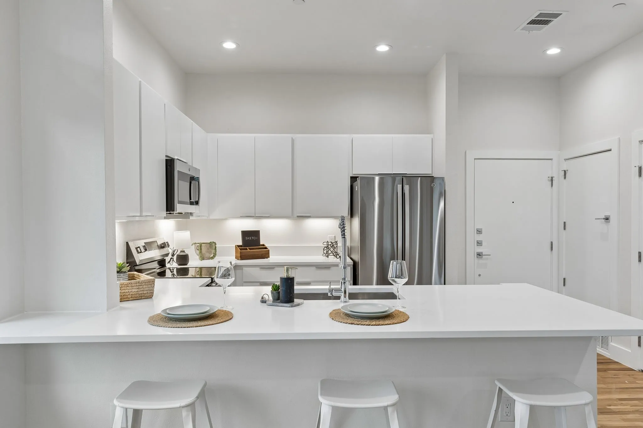 Apartment For Rent in Dallas County , 5021 Bryan Street, Dallas, Texas 75206, 1 Bedroom, 1 Bathroom, Garage spaces, 843 Sqft, built in 2026, mls#21384236, Real Estate Agent in Dallas, Homes For Rent in Dallas county, Homes For Rent in Dallas, Realtor in Dallas Texas, Real Estate Brokerage Independent Realty Texas, Luminita Cordes Realtor