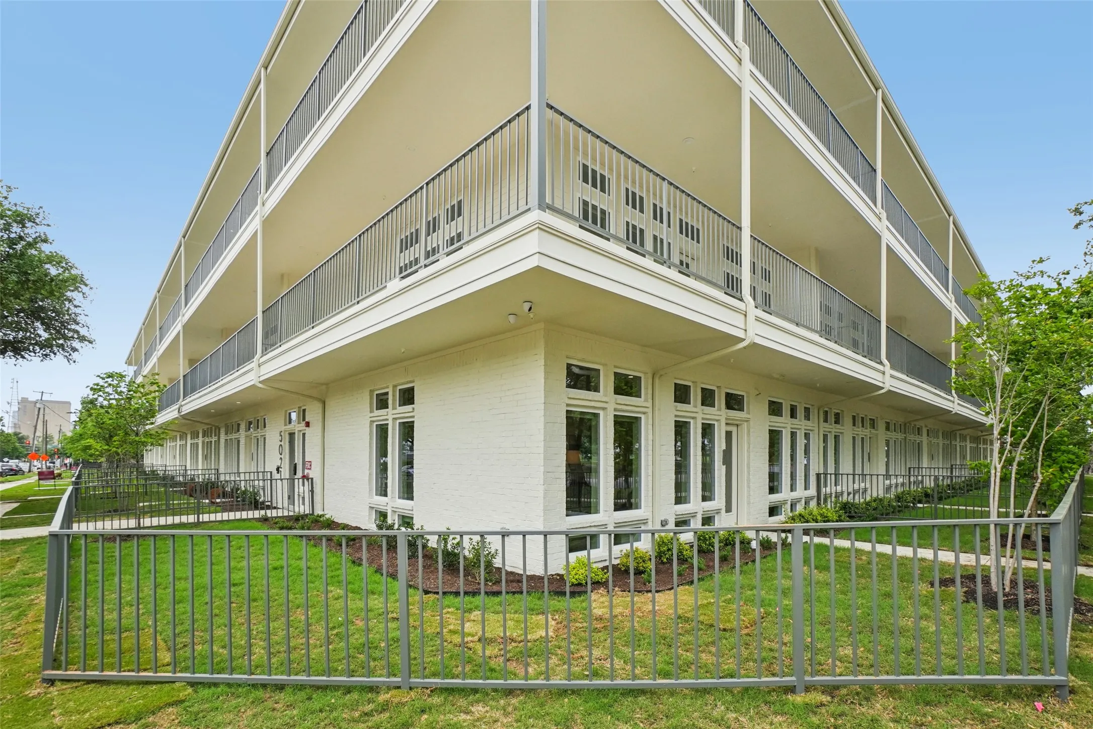 Apartment For Rent in Dallas County , 5021 Bryan Street, Dallas, Texas 75206, 1 Bedroom, 1 Bathroom, Garage spaces, 843 Sqft, built in 2026, mls#21384236, Real Estate Agent in Dallas, Homes For Rent in Dallas county, Homes For Rent in Dallas, Realtor in Dallas Texas, Real Estate Brokerage Independent Realty Texas, Luminita Cordes Realtor