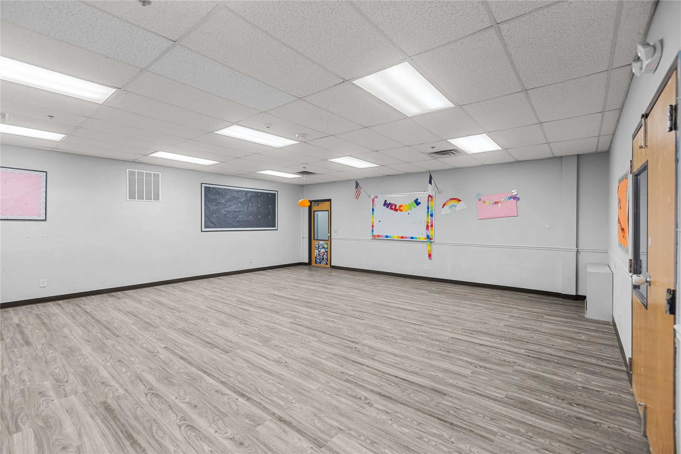 Business For Rent in Cooke County , 2205 E Highway 82, Gainesville, Texas 76240, 0, 0, Garage spaces, 21,650 Sqft, built in 0, mls#21397410, Real Estate Agent in Gainesville, Homes For Rent in Cooke county, Homes For Rent in Gainesville, Realtor in Gainesville Texas, Real Estate Brokerage Independent Realty Texas, Luminita Cordes Realtor
