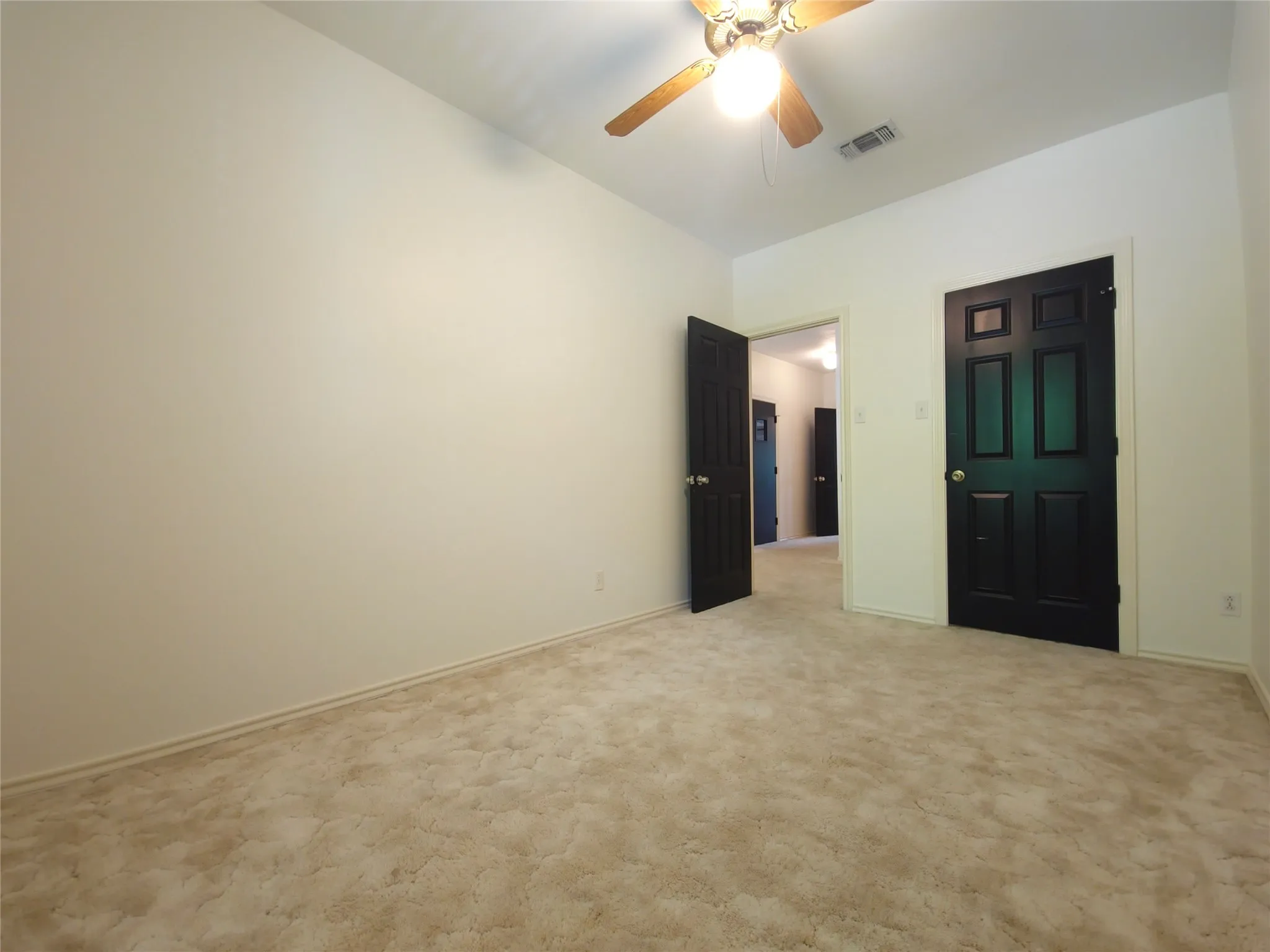 Townhouse For Rent in Parker County , 426 W Oak Street, Weatherford, Texas 76086, 2 Bedroom, 3 Bathroom, 2 Garage spaces, 1,651 Sqft, built in 1990, mls#21399948, Real Estate Agent in Weatherford, Homes For Rent in Parker county, Homes For Rent in Weatherford, Realtor in Weatherford Texas, Real Estate Brokerage Independent Realty Texas, Luminita Cordes Realtor