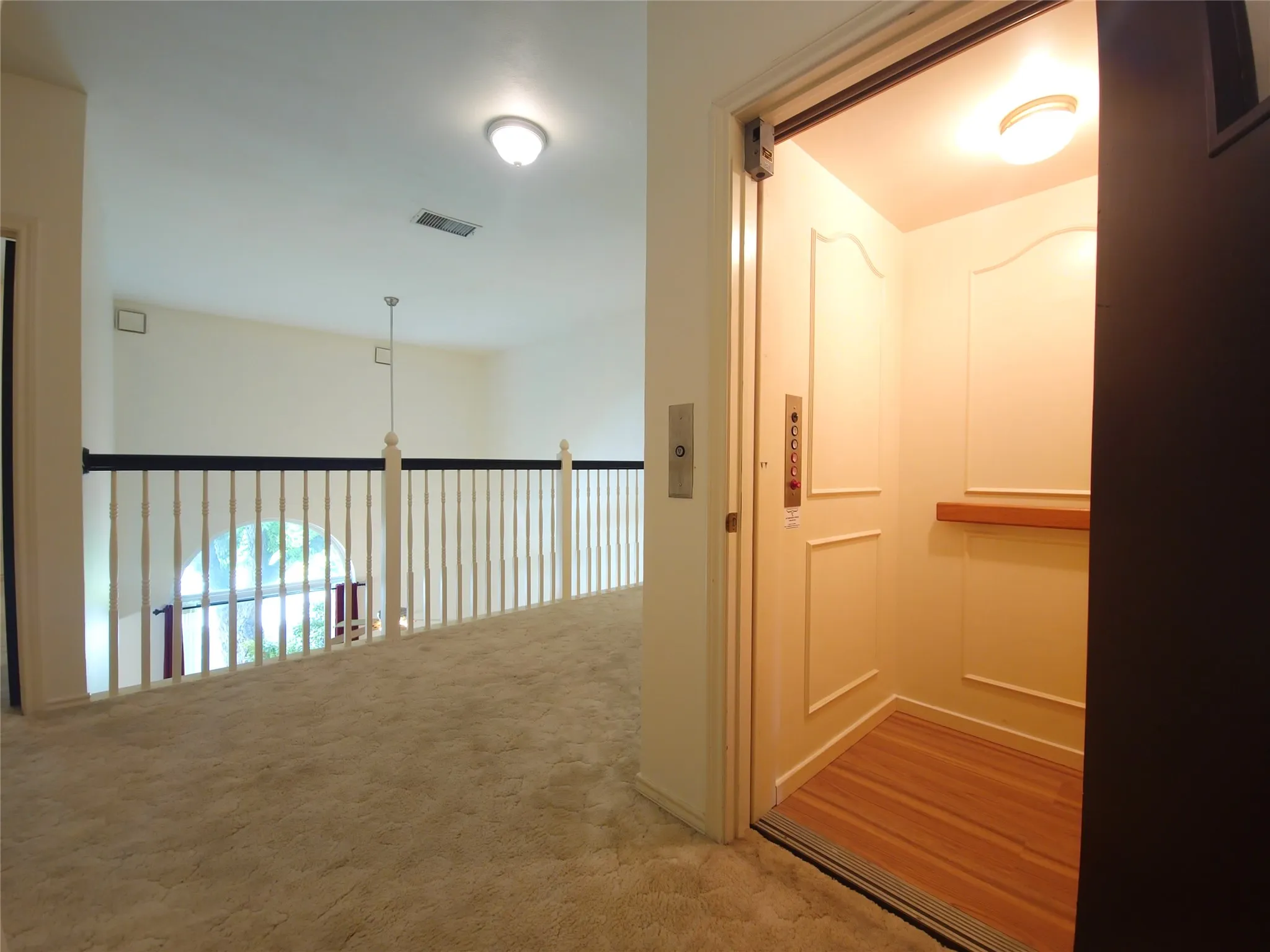 Townhouse For Rent in Parker County , 426 W Oak Street, Weatherford, Texas 76086, 2 Bedroom, 3 Bathroom, 2 Garage spaces, 1,651 Sqft, built in 1990, mls#21399948, Real Estate Agent in Weatherford, Homes For Rent in Parker county, Homes For Rent in Weatherford, Realtor in Weatherford Texas, Real Estate Brokerage Independent Realty Texas, Luminita Cordes Realtor