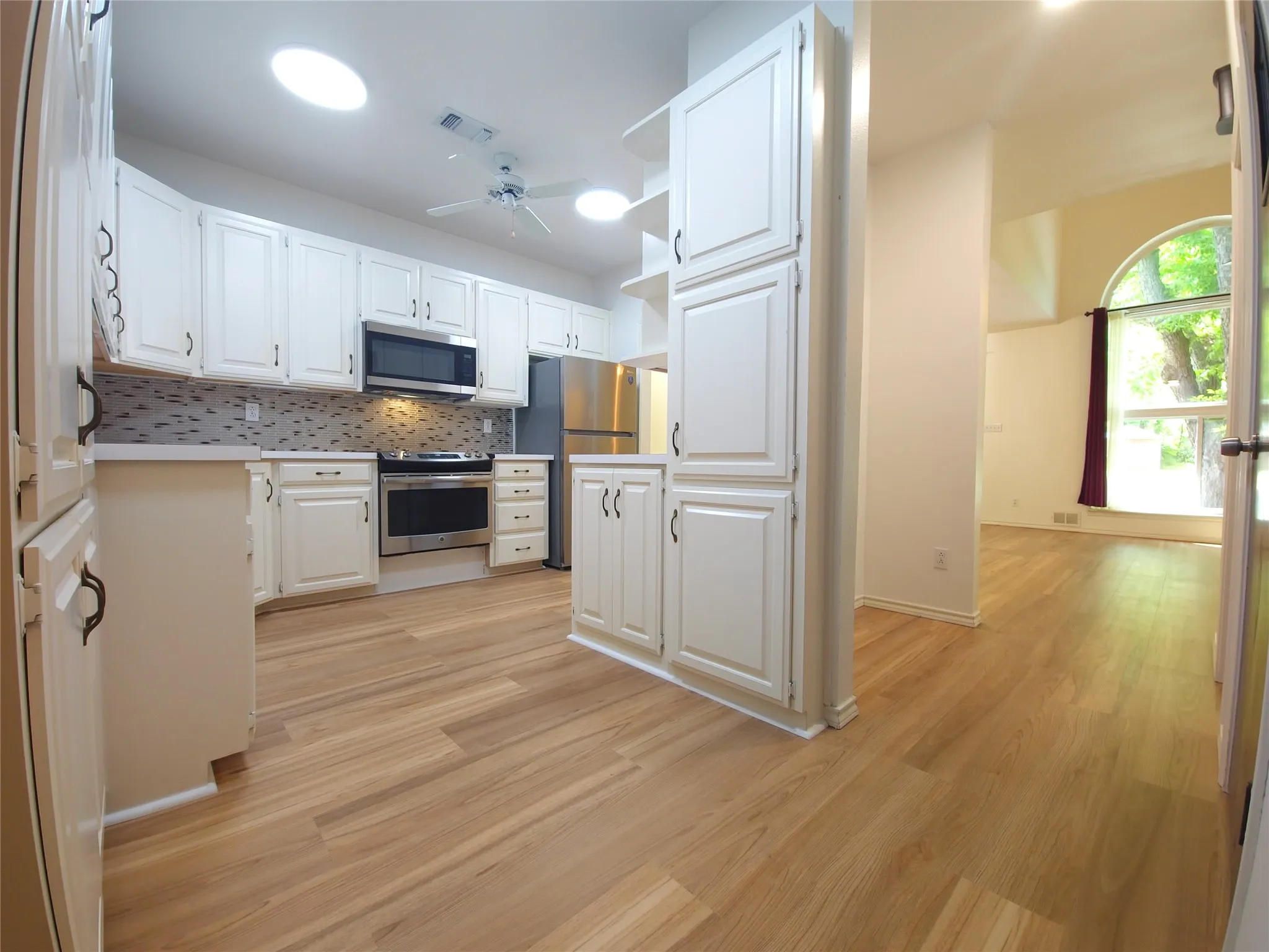 Townhouse For Rent in Parker County , 426 W Oak Street, Weatherford, Texas 76086, 2 Bedroom, 3 Bathroom, 2 Garage spaces, 1,651 Sqft, built in 1990, mls#21399948, Real Estate Agent in Weatherford, Homes For Rent in Parker county, Homes For Rent in Weatherford, Realtor in Weatherford Texas, Real Estate Brokerage Independent Realty Texas, Luminita Cordes Realtor