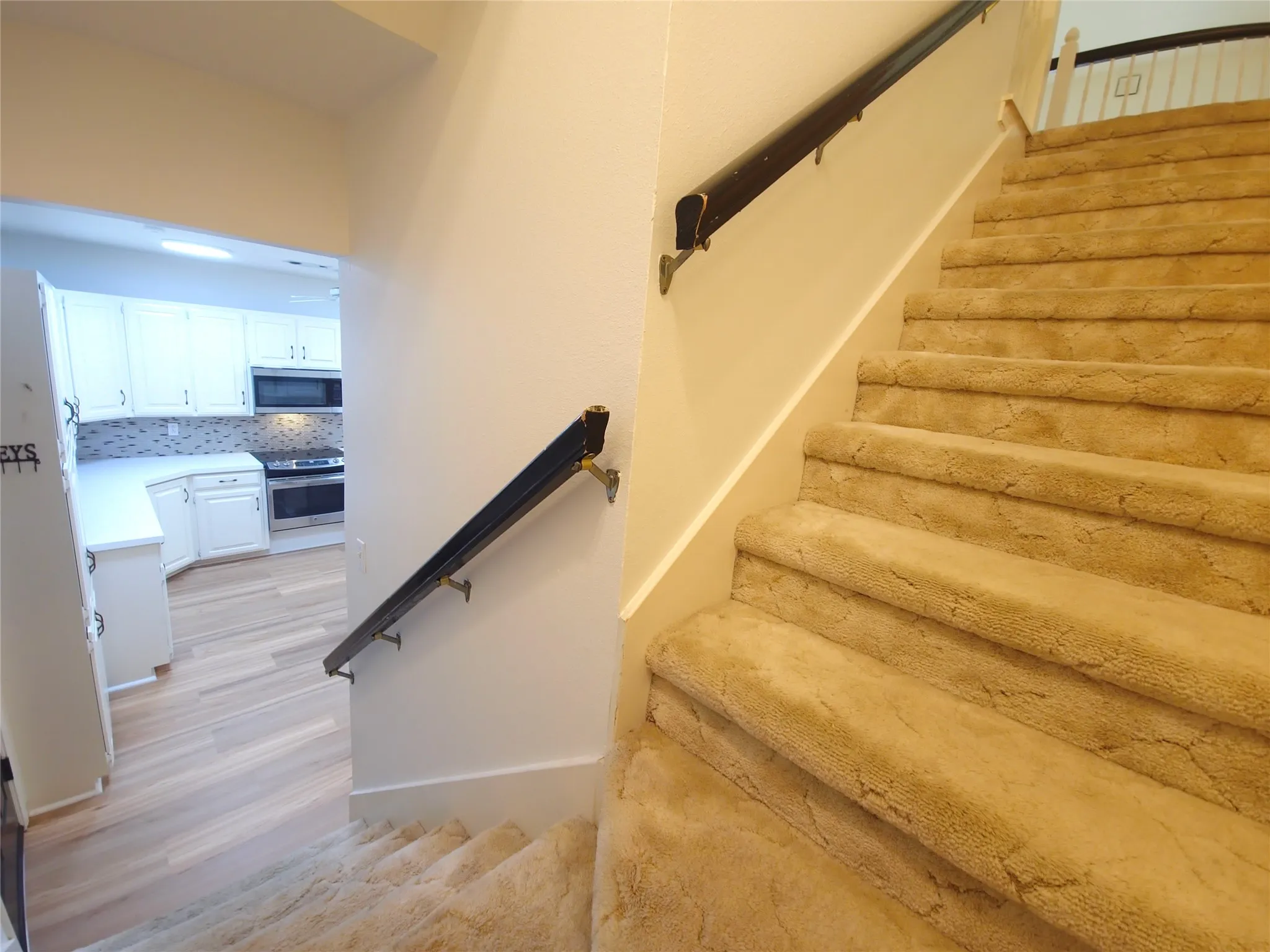 Townhouse For Rent in Parker County , 426 W Oak Street, Weatherford, Texas 76086, 2 Bedroom, 3 Bathroom, 2 Garage spaces, 1,651 Sqft, built in 1990, mls#21399948, Real Estate Agent in Weatherford, Homes For Rent in Parker county, Homes For Rent in Weatherford, Realtor in Weatherford Texas, Real Estate Brokerage Independent Realty Texas, Luminita Cordes Realtor