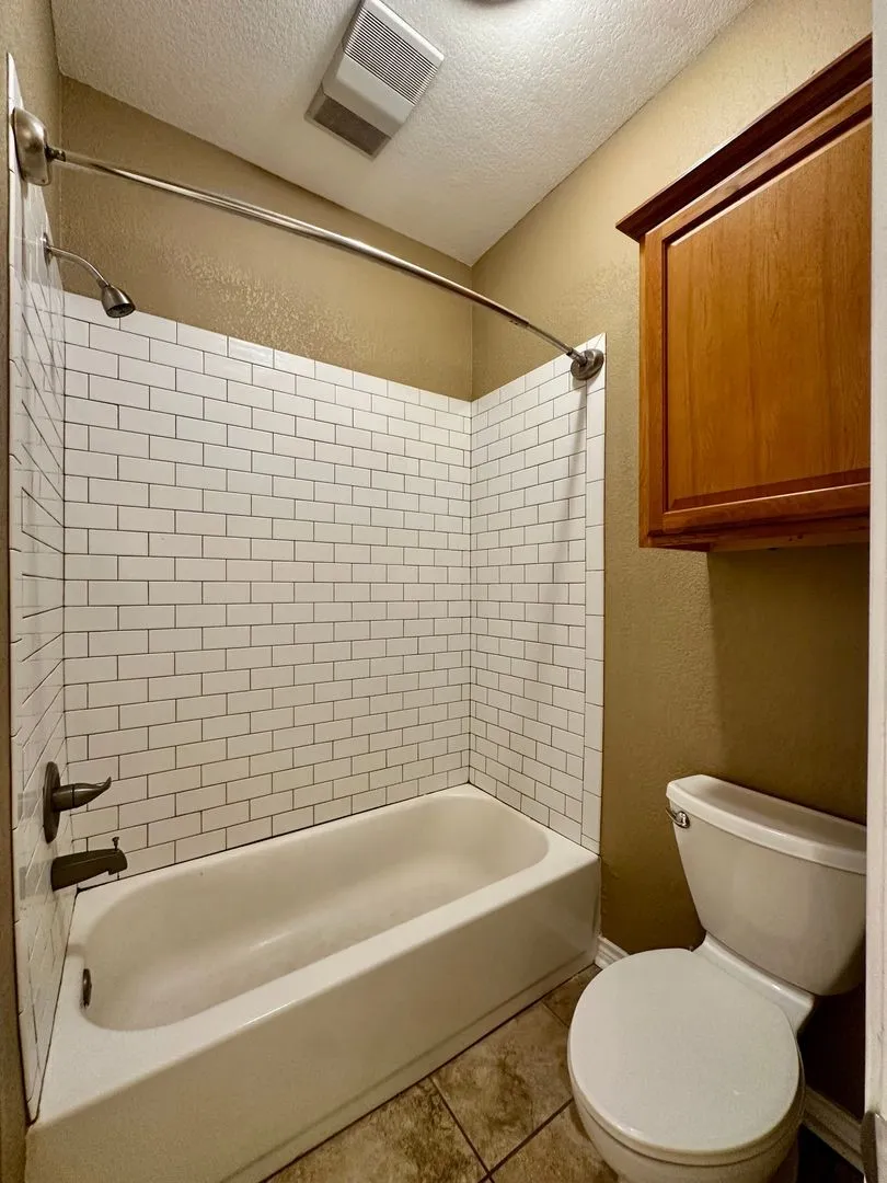 Duplex For Rent in Mc Lennan County , 2016 8th B, Waco, Texas 76706, 4 Bedroom, 2 Bathroom, Garage spaces, 1,600 Sqft, built in 2005, mls#21399958, Real Estate Agent in Waco, Homes For Rent in Mc Lennan county, Homes For Rent in Waco, Realtor in Waco Texas, Real Estate Brokerage Independent Realty Texas, Luminita Cordes Realtor