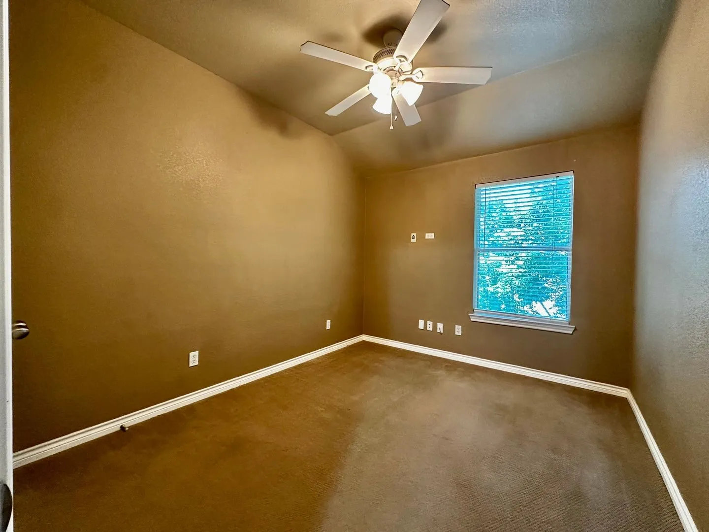 Duplex For Rent in Mc Lennan County , 2016 8th B, Waco, Texas 76706, 4 Bedroom, 2 Bathroom, Garage spaces, 1,600 Sqft, built in 2005, mls#21399958, Real Estate Agent in Waco, Homes For Rent in Mc Lennan county, Homes For Rent in Waco, Realtor in Waco Texas, Real Estate Brokerage Independent Realty Texas, Luminita Cordes Realtor