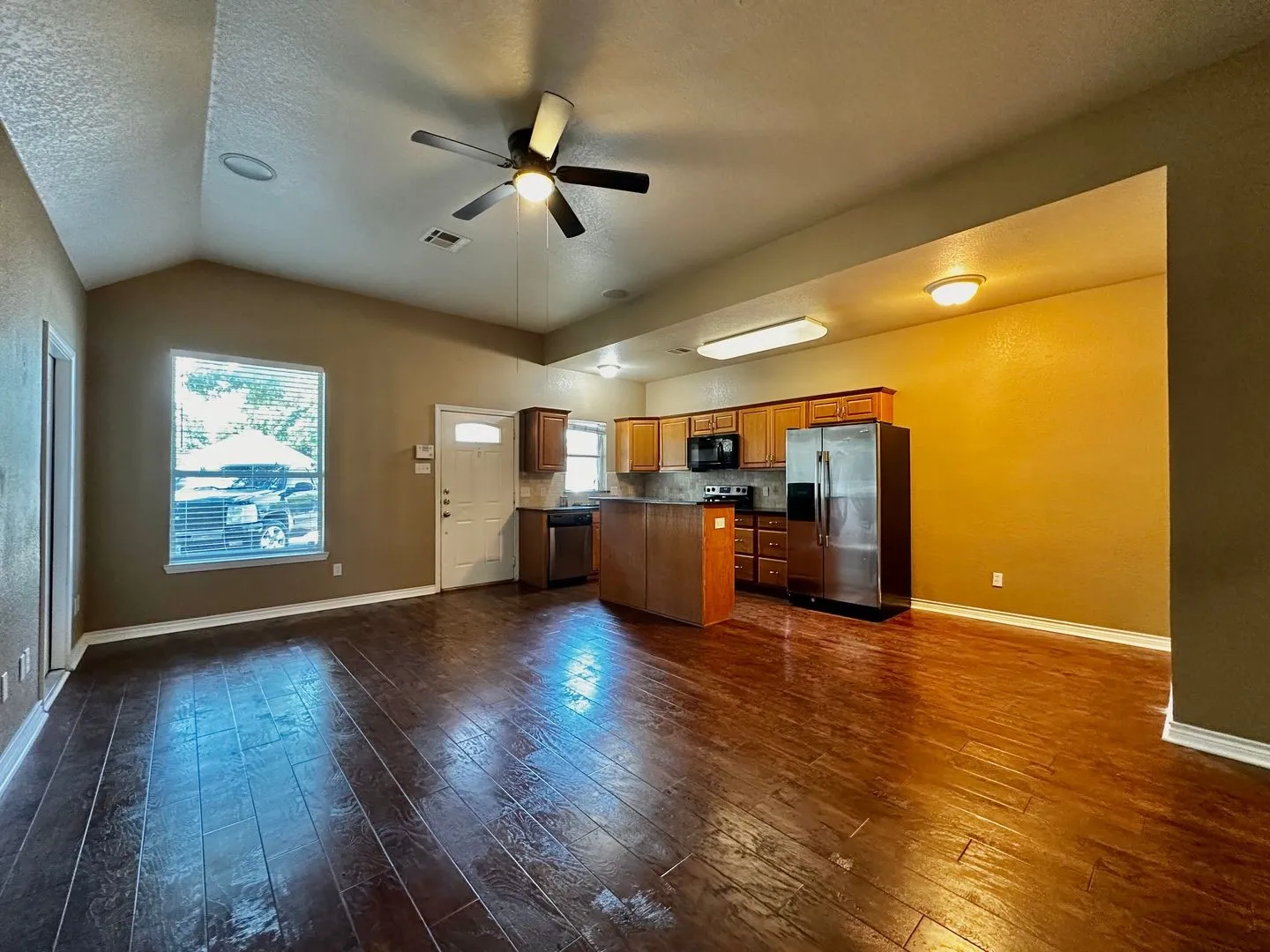 Duplex For Rent in Mc Lennan County , 2016 8th B, Waco, Texas 76706, 4 Bedroom, 2 Bathroom, Garage spaces, 1,600 Sqft, built in 2005, mls#21399958, Real Estate Agent in Waco, Homes For Rent in Mc Lennan county, Homes For Rent in Waco, Realtor in Waco Texas, Real Estate Brokerage Independent Realty Texas, Luminita Cordes Realtor