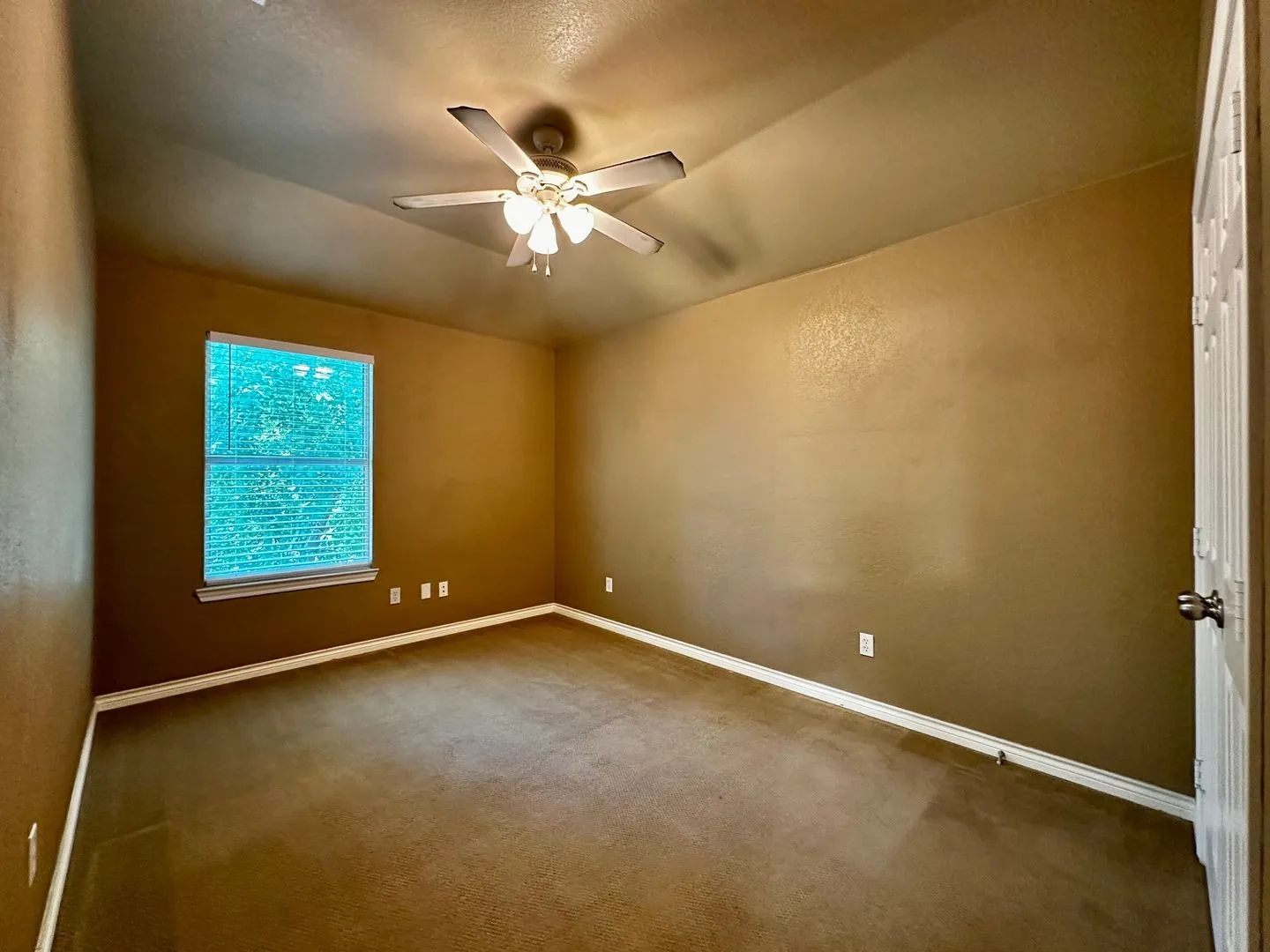 Duplex For Rent in Mc Lennan County , 2016 8th B, Waco, Texas 76706, 4 Bedroom, 2 Bathroom, Garage spaces, 1,600 Sqft, built in 2005, mls#21399958, Real Estate Agent in Waco, Homes For Rent in Mc Lennan county, Homes For Rent in Waco, Realtor in Waco Texas, Real Estate Brokerage Independent Realty Texas, Luminita Cordes Realtor