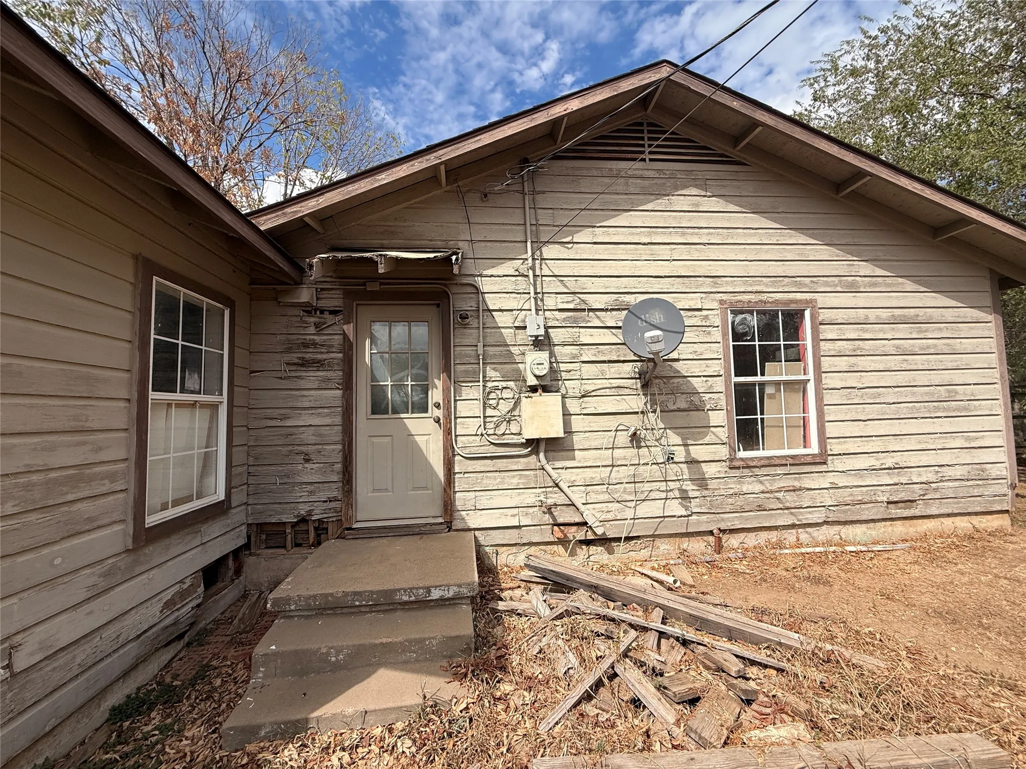 Single Family Residence For Sale in Palo Pinto County , 1808 SE 19th Street, Mineral Wells, Texas 76067, 3 Bedroom, 1 Bathroom, Garage spaces, 1,037 Sqft, built in 1951, mls#21399938, Real Estate Agent in Mineral Wells, Homes For Sale in Palo Pinto county, Homes For Sale in Mineral Wells, Realtor in Mineral Wells Texas, Real Estate Brokerage Independent Realty Texas, Luminita Cordes Realtor