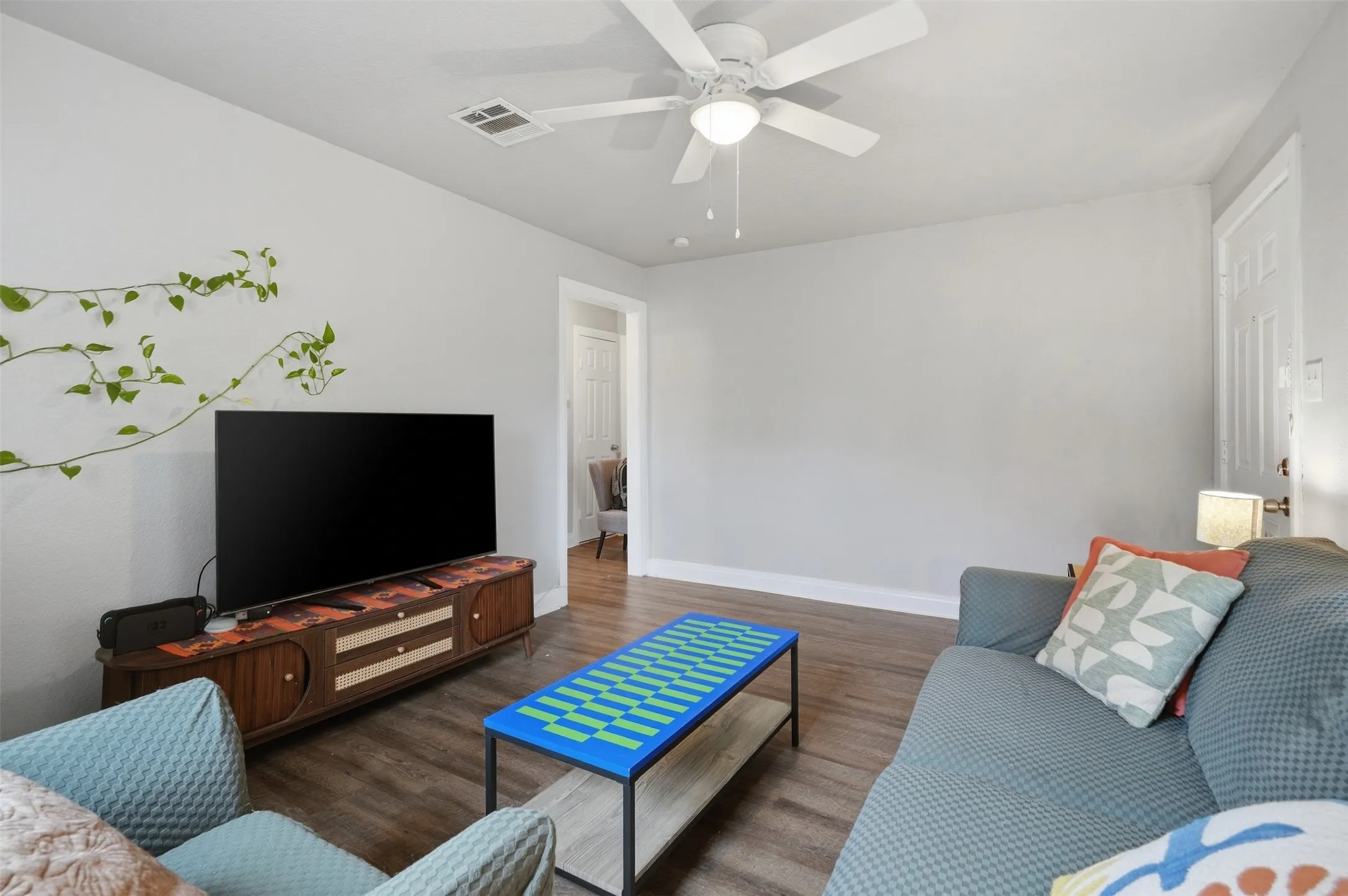 Single Family Residence For Sale in Tarrant County , 3261 Todd Avenue, Fort Worth, Texas 76110, 2 Bedroom, 1 Bathroom, Garage spaces, 720 Sqft, built in 1948, mls#21398274, Real Estate Agent in Fort Worth, Homes For Sale in Tarrant county, Homes For Sale in Fort Worth, Realtor in Fort Worth Texas, Real Estate Brokerage Independent Realty Texas, Luminita Cordes Realtor