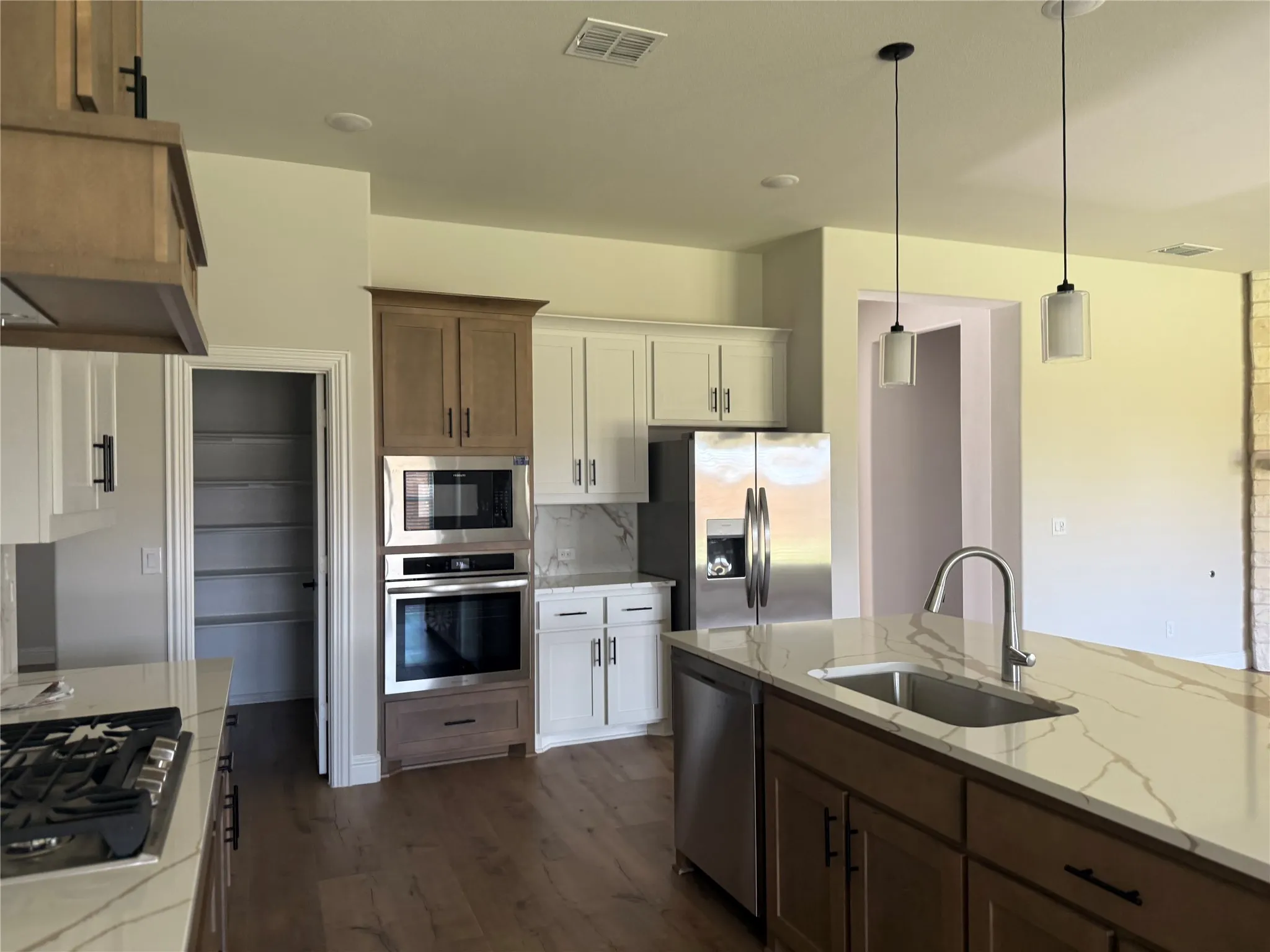 Single Family Residence For Rent in Rockwall County , 3818 Mesa Verde Drive, Rockwall, Texas 75032, 3 Bedroom, 3 Bathroom, Garage spaces, 2,268 Sqft, built in 2024, mls#21399968, Real Estate Agent in Rockwall, Homes For Rent in Rockwall county, Homes For Rent in Rockwall, Realtor in Rockwall Texas, Real Estate Brokerage Independent Realty Texas, Luminita Cordes Realtor