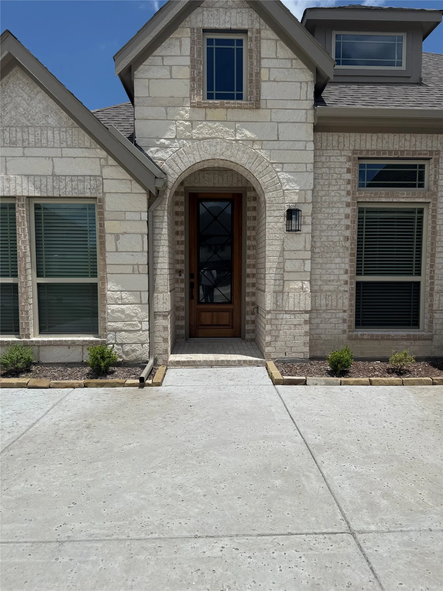 Single Family Residence For Rent in Rockwall County , 3818 Mesa Verde Drive, Rockwall, Texas 75032, 3 Bedroom, 3 Bathroom, Garage spaces, 2,268 Sqft, built in 2024, mls#21399968, Real Estate Agent in Rockwall, Homes For Rent in Rockwall county, Homes For Rent in Rockwall, Realtor in Rockwall Texas, Real Estate Brokerage Independent Realty Texas, Luminita Cordes Realtor