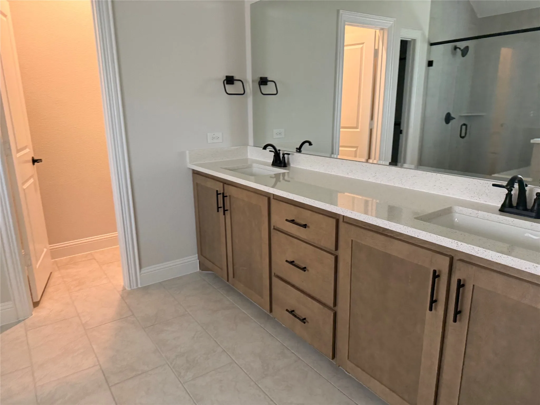 Single Family Residence For Rent in Rockwall County , 3818 Mesa Verde Drive, Rockwall, Texas 75032, 3 Bedroom, 3 Bathroom, Garage spaces, 2,268 Sqft, built in 2024, mls#21399968, Real Estate Agent in Rockwall, Homes For Rent in Rockwall county, Homes For Rent in Rockwall, Realtor in Rockwall Texas, Real Estate Brokerage Independent Realty Texas, Luminita Cordes Realtor