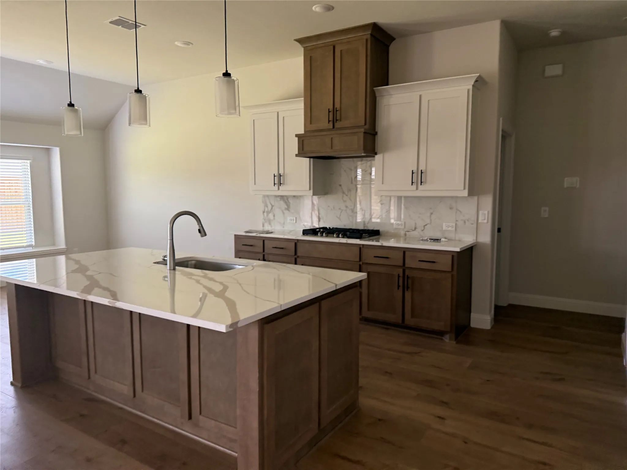 Single Family Residence For Rent in Rockwall County , 3818 Mesa Verde Drive, Rockwall, Texas 75032, 3 Bedroom, 3 Bathroom, Garage spaces, 2,268 Sqft, built in 2024, mls#21399968, Real Estate Agent in Rockwall, Homes For Rent in Rockwall county, Homes For Rent in Rockwall, Realtor in Rockwall Texas, Real Estate Brokerage Independent Realty Texas, Luminita Cordes Realtor