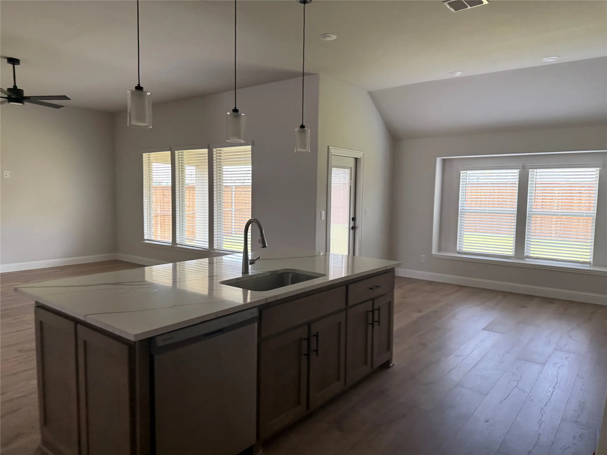 Single Family Residence For Rent in Rockwall County , 3818 Mesa Verde Drive, Rockwall, Texas 75032, 3 Bedroom, 3 Bathroom, Garage spaces, 2,268 Sqft, built in 2024, mls#21399968, Real Estate Agent in Rockwall, Homes For Rent in Rockwall county, Homes For Rent in Rockwall, Realtor in Rockwall Texas, Real Estate Brokerage Independent Realty Texas, Luminita Cordes Realtor