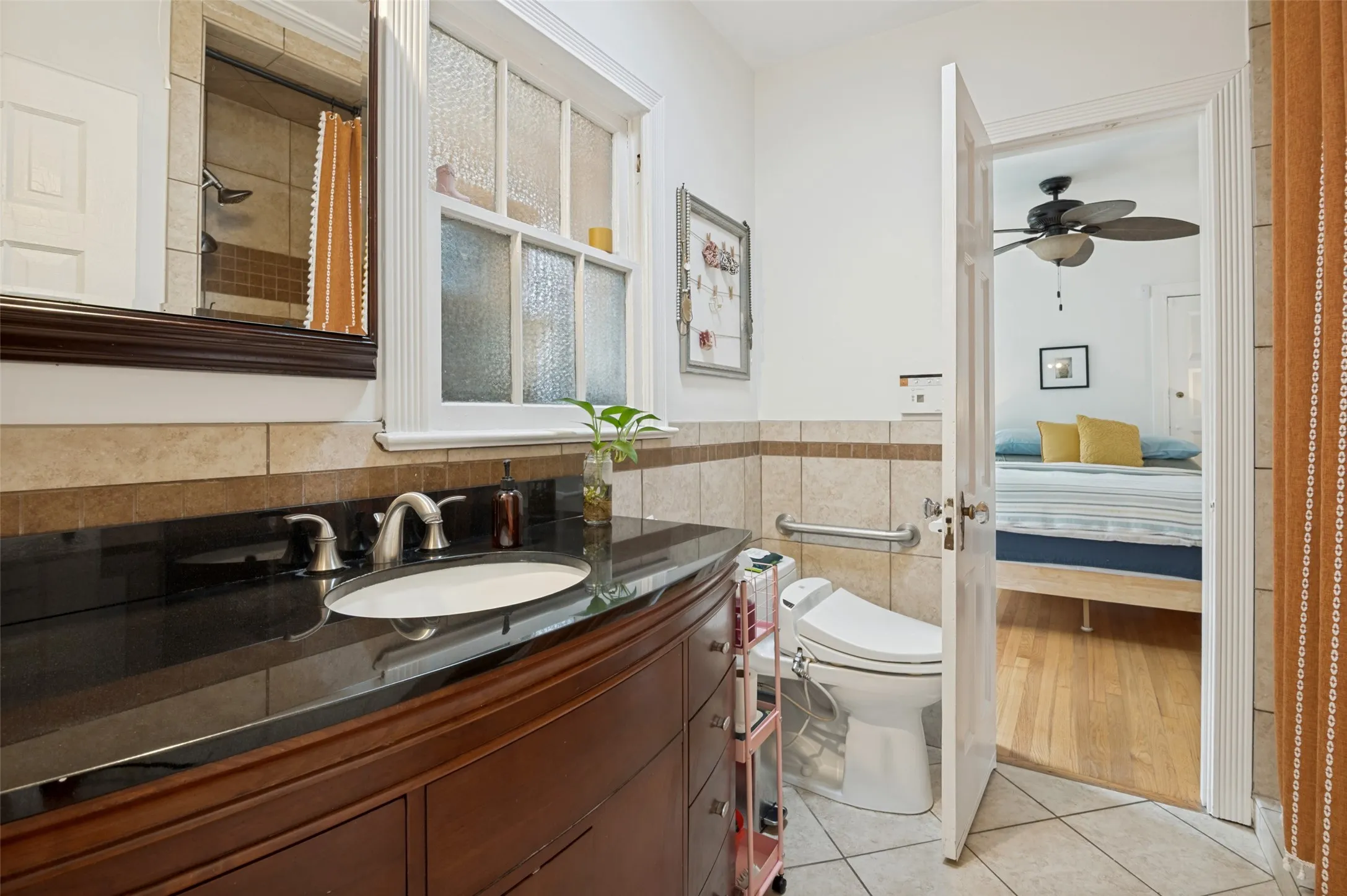 Single Family Residence For Sale in Dallas County , 314 N Marlborough Avenue, Dallas, Texas 75208, 2 Bedroom, 2 Bathroom, 1 Garage spaces, 1,330 Sqft, built in 1935, mls#21393918, Real Estate Agent in Dallas, Homes For Sale in Dallas county, Homes For Sale in Dallas, Realtor in Dallas Texas, Real Estate Brokerage Independent Realty Texas, Luminita Cordes Realtor
