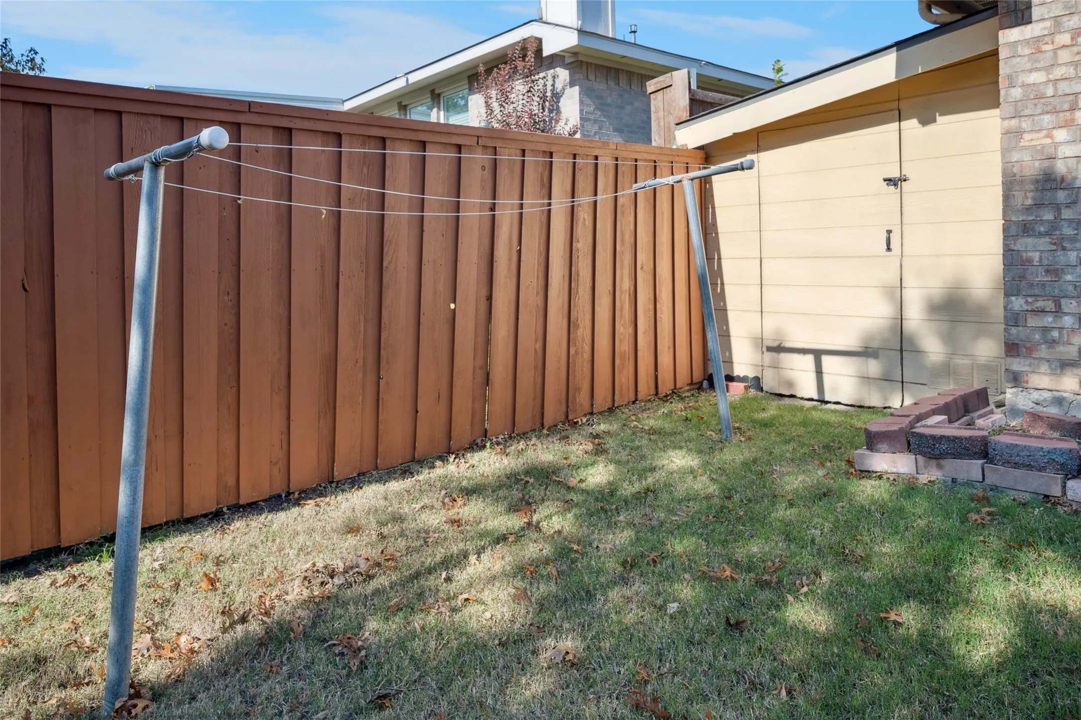 Small storage shed