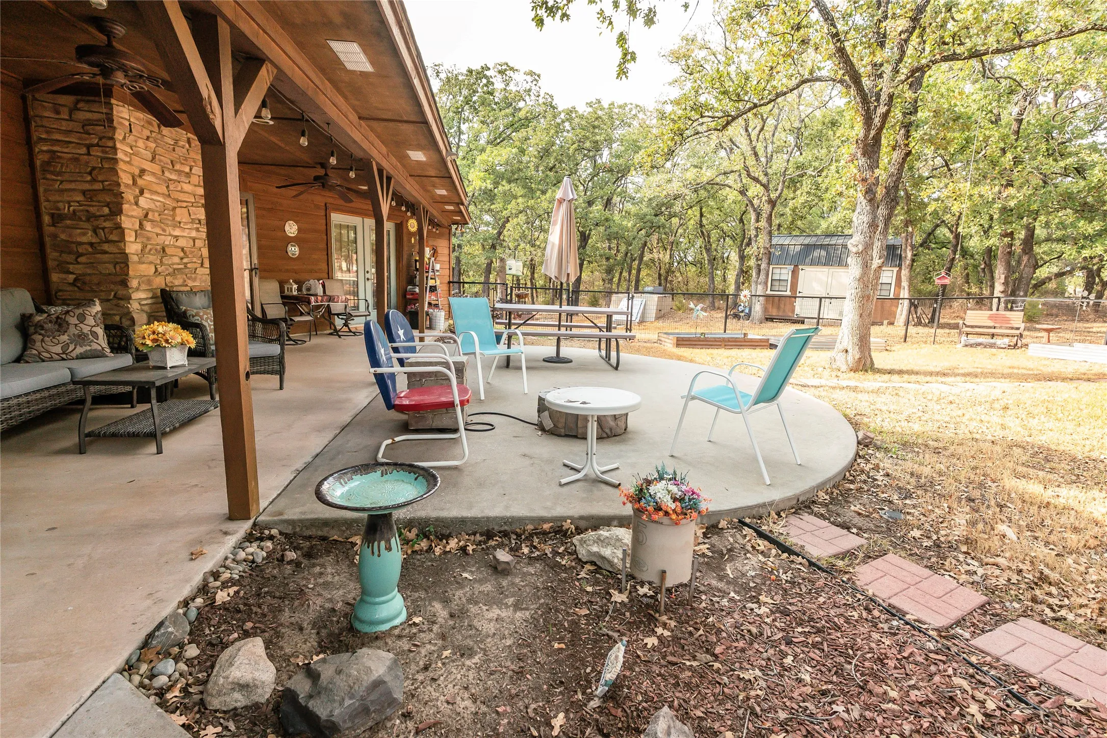 Single Family Residence For Sale in Montague County , 53 Country Club Court, Nocona, Texas 76255, 2 Bedroom, 2 Bathroom, 2 Garage spaces, 1,494 Sqft, built in 2003, mls#21399648, Real Estate Agent in Nocona, Homes For Sale in Montague county, Homes For Sale in Nocona, Realtor in Nocona Texas, Real Estate Brokerage Independent Realty Texas, Luminita Cordes Realtor