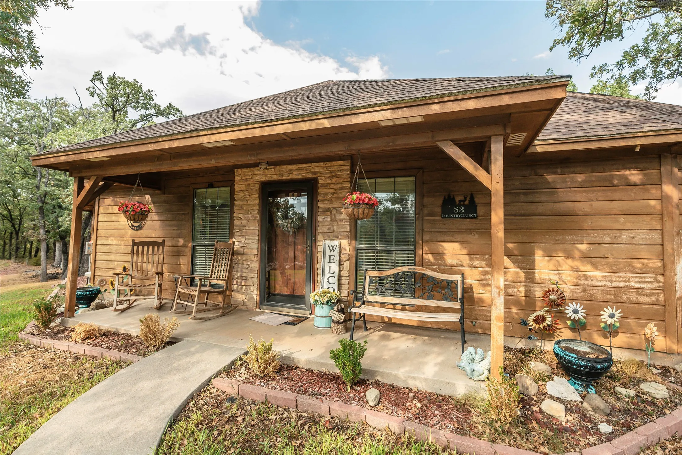 Single Family Residence For Sale in Montague County , 53 Country Club Court, Nocona, Texas 76255, 2 Bedroom, 2 Bathroom, 2 Garage spaces, 1,494 Sqft, built in 2003, mls#21399648, Real Estate Agent in Nocona, Homes For Sale in Montague county, Homes For Sale in Nocona, Realtor in Nocona Texas, Real Estate Brokerage Independent Realty Texas, Luminita Cordes Realtor