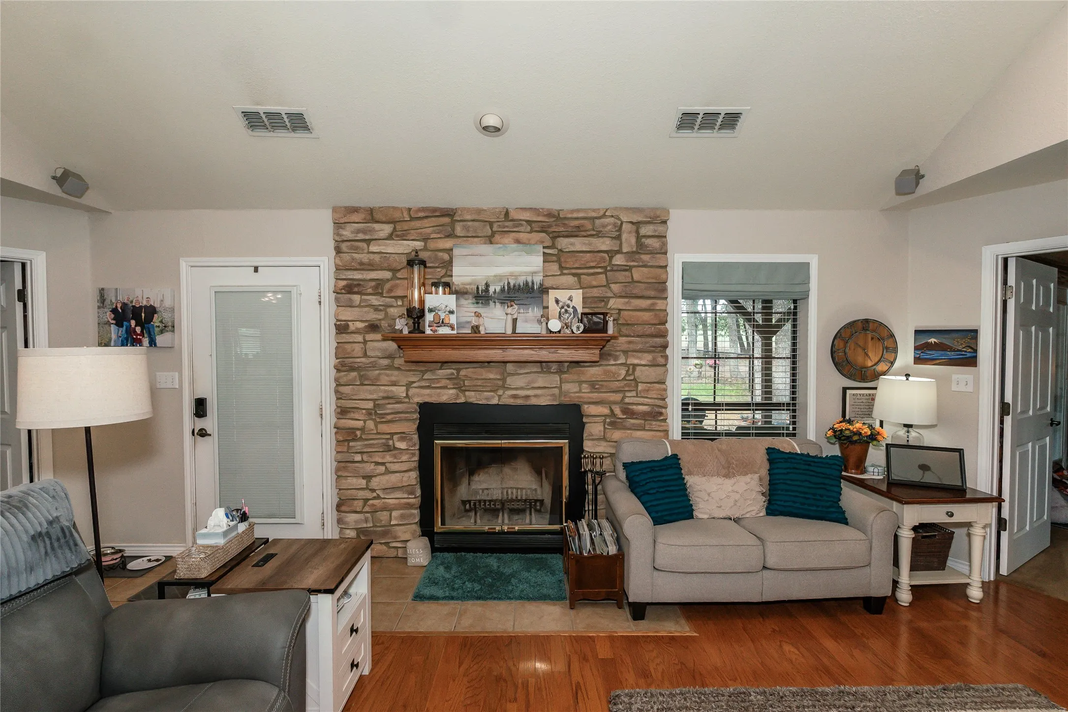 Single Family Residence For Sale in Montague County , 53 Country Club Court, Nocona, Texas 76255, 2 Bedroom, 2 Bathroom, 2 Garage spaces, 1,494 Sqft, built in 2003, mls#21399648, Real Estate Agent in Nocona, Homes For Sale in Montague county, Homes For Sale in Nocona, Realtor in Nocona Texas, Real Estate Brokerage Independent Realty Texas, Luminita Cordes Realtor