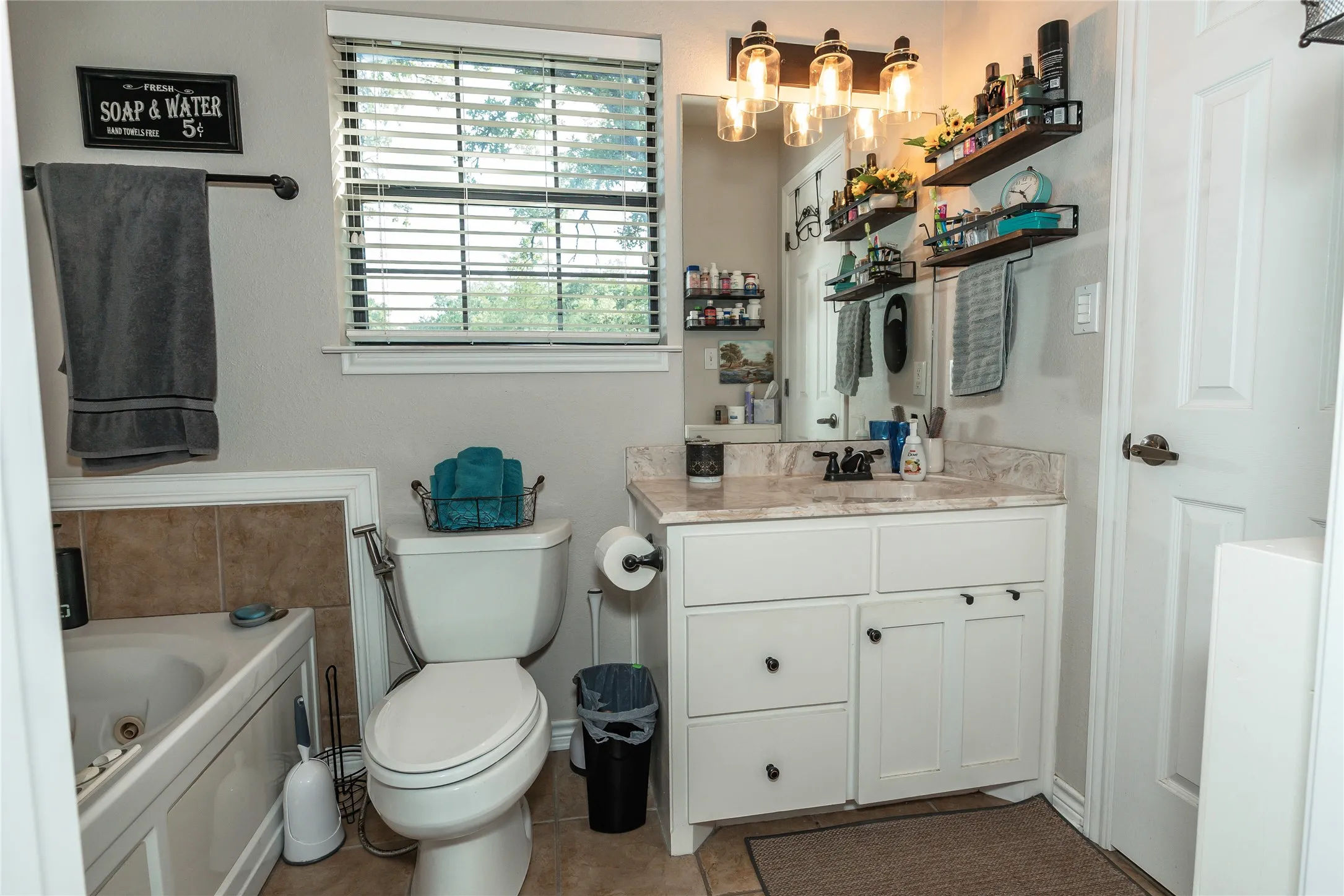 Single Family Residence For Sale in Montague County , 53 Country Club Court, Nocona, Texas 76255, 2 Bedroom, 2 Bathroom, 2 Garage spaces, 1,494 Sqft, built in 2003, mls#21399648, Real Estate Agent in Nocona, Homes For Sale in Montague county, Homes For Sale in Nocona, Realtor in Nocona Texas, Real Estate Brokerage Independent Realty Texas, Luminita Cordes Realtor