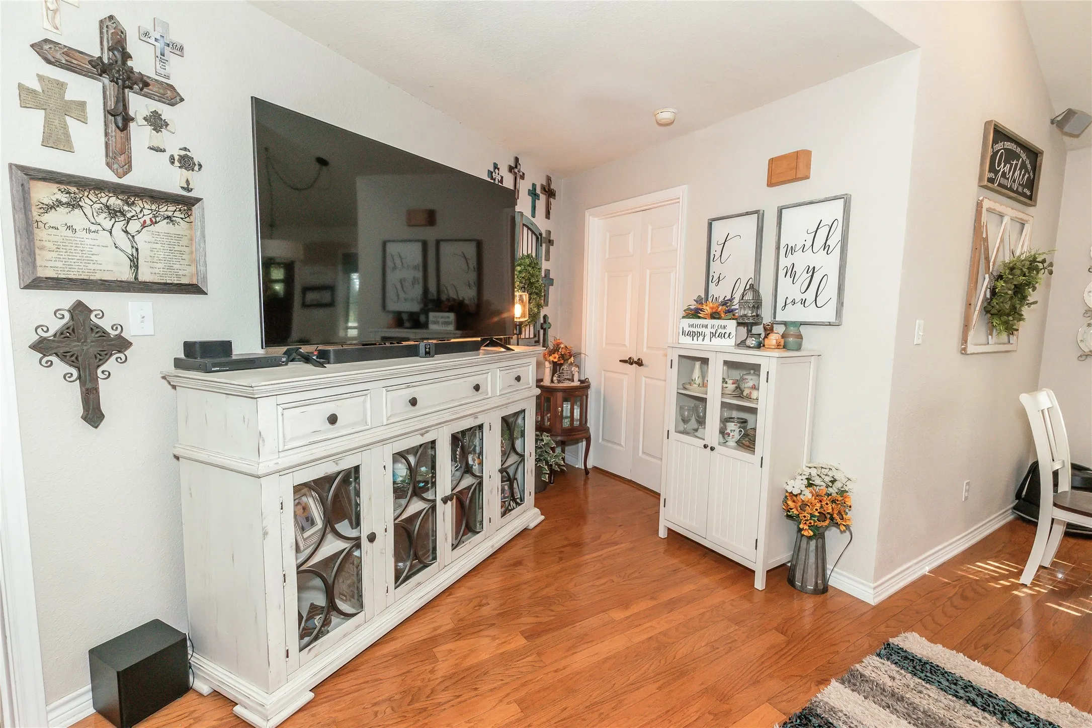 Single Family Residence For Sale in Montague County , 53 Country Club Court, Nocona, Texas 76255, 2 Bedroom, 2 Bathroom, 2 Garage spaces, 1,494 Sqft, built in 2003, mls#21399648, Real Estate Agent in Nocona, Homes For Sale in Montague county, Homes For Sale in Nocona, Realtor in Nocona Texas, Real Estate Brokerage Independent Realty Texas, Luminita Cordes Realtor