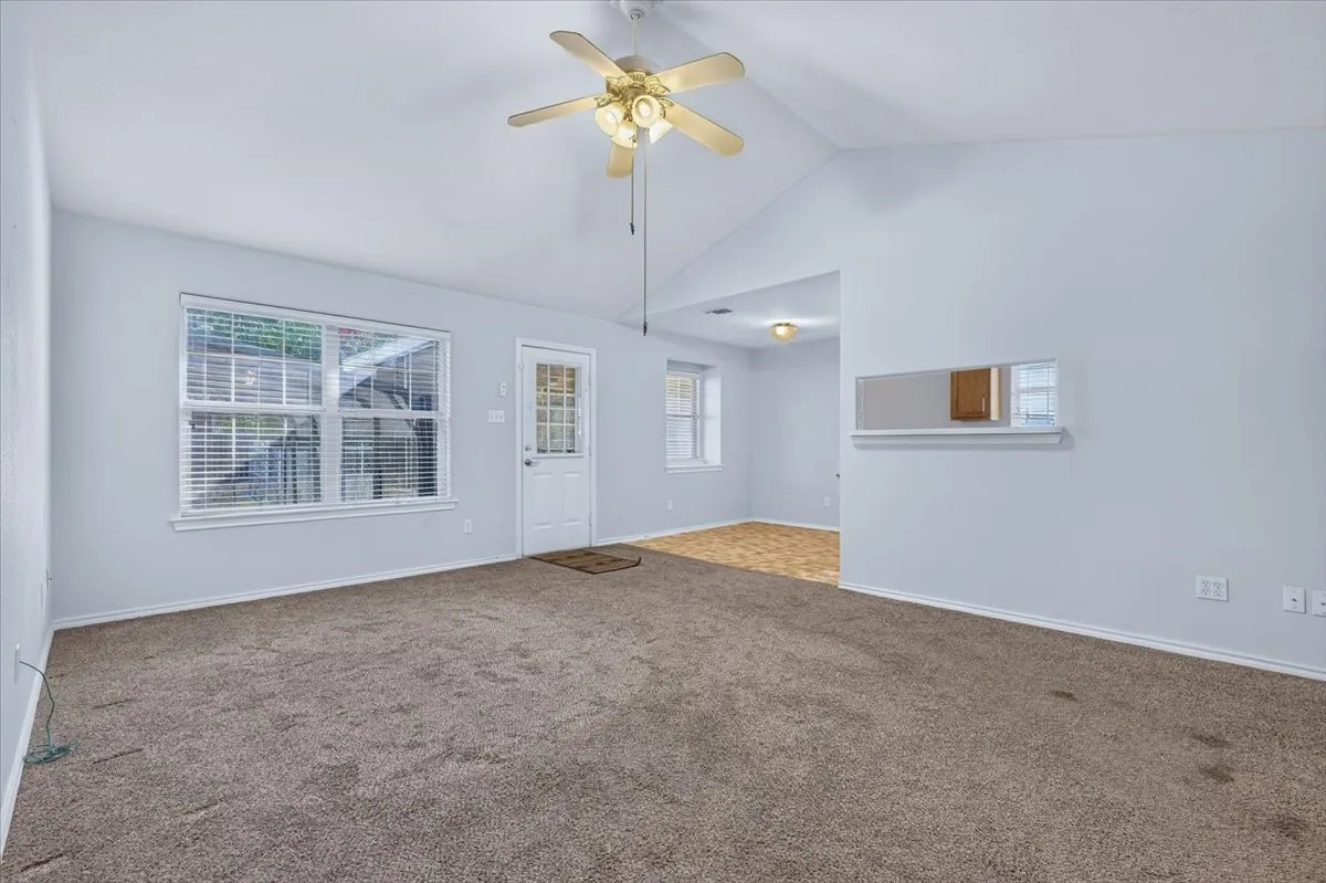 Single Family Residence For Sale in Hill County , 401 S Llano Street, Whitney, Texas 76692, 3 Bedroom, 2 Bathroom, 1 Garage spaces, 1,138 Sqft, built in 2004, mls#21397228, Real Estate Agent in Whitney, Homes For Sale in Hill county, Homes For Sale in Whitney, Realtor in Whitney Texas, Real Estate Brokerage Independent Realty Texas, Luminita Cordes Realtor