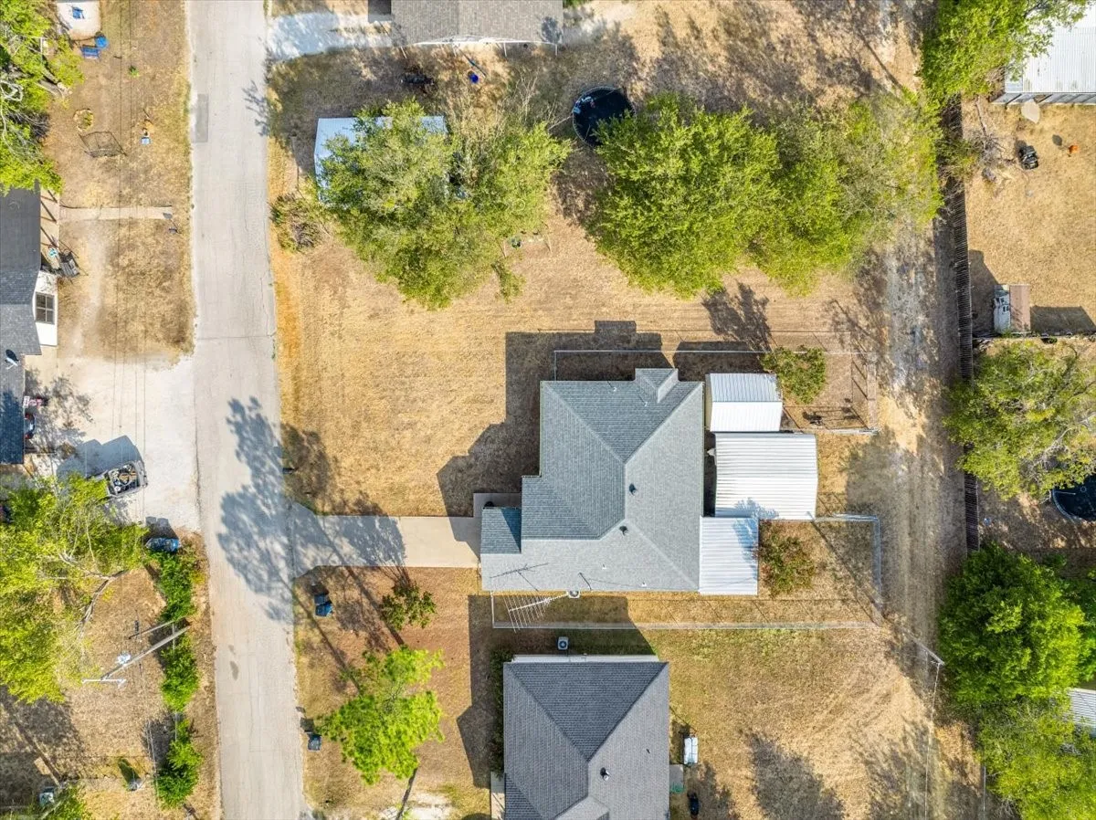 Single Family Residence For Sale in Hill County , 401 S Llano Street, Whitney, Texas 76692, 3 Bedroom, 2 Bathroom, 1 Garage spaces, 1,138 Sqft, built in 2004, mls#21397228, Real Estate Agent in Whitney, Homes For Sale in Hill county, Homes For Sale in Whitney, Realtor in Whitney Texas, Real Estate Brokerage Independent Realty Texas, Luminita Cordes Realtor