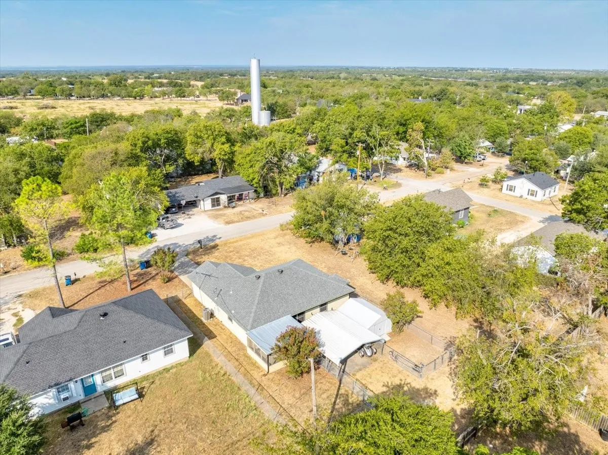 Single Family Residence For Sale in Hill County , 401 S Llano Street, Whitney, Texas 76692, 3 Bedroom, 2 Bathroom, 1 Garage spaces, 1,138 Sqft, built in 2004, mls#21397228, Real Estate Agent in Whitney, Homes For Sale in Hill county, Homes For Sale in Whitney, Realtor in Whitney Texas, Real Estate Brokerage Independent Realty Texas, Luminita Cordes Realtor