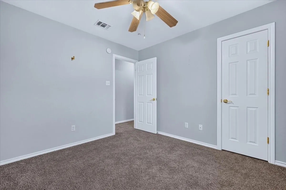 Single Family Residence For Sale in Hill County , 401 S Llano Street, Whitney, Texas 76692, 3 Bedroom, 2 Bathroom, 1 Garage spaces, 1,138 Sqft, built in 2004, mls#21397228, Real Estate Agent in Whitney, Homes For Sale in Hill county, Homes For Sale in Whitney, Realtor in Whitney Texas, Real Estate Brokerage Independent Realty Texas, Luminita Cordes Realtor