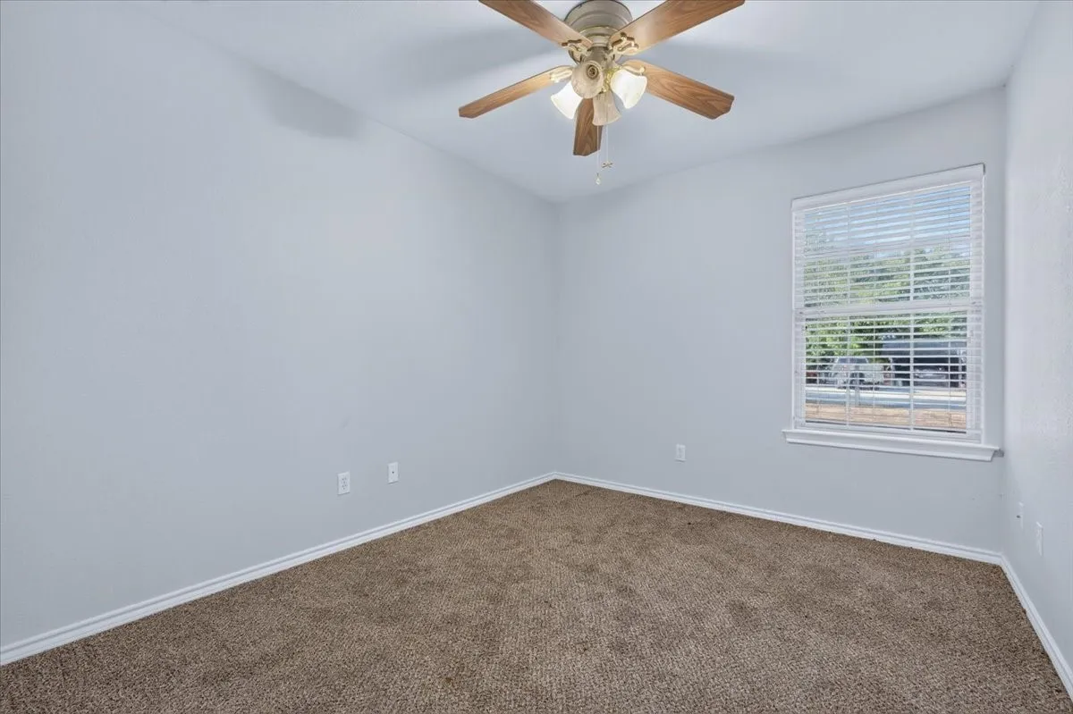 Single Family Residence For Sale in Hill County , 401 S Llano Street, Whitney, Texas 76692, 3 Bedroom, 2 Bathroom, 1 Garage spaces, 1,138 Sqft, built in 2004, mls#21397228, Real Estate Agent in Whitney, Homes For Sale in Hill county, Homes For Sale in Whitney, Realtor in Whitney Texas, Real Estate Brokerage Independent Realty Texas, Luminita Cordes Realtor