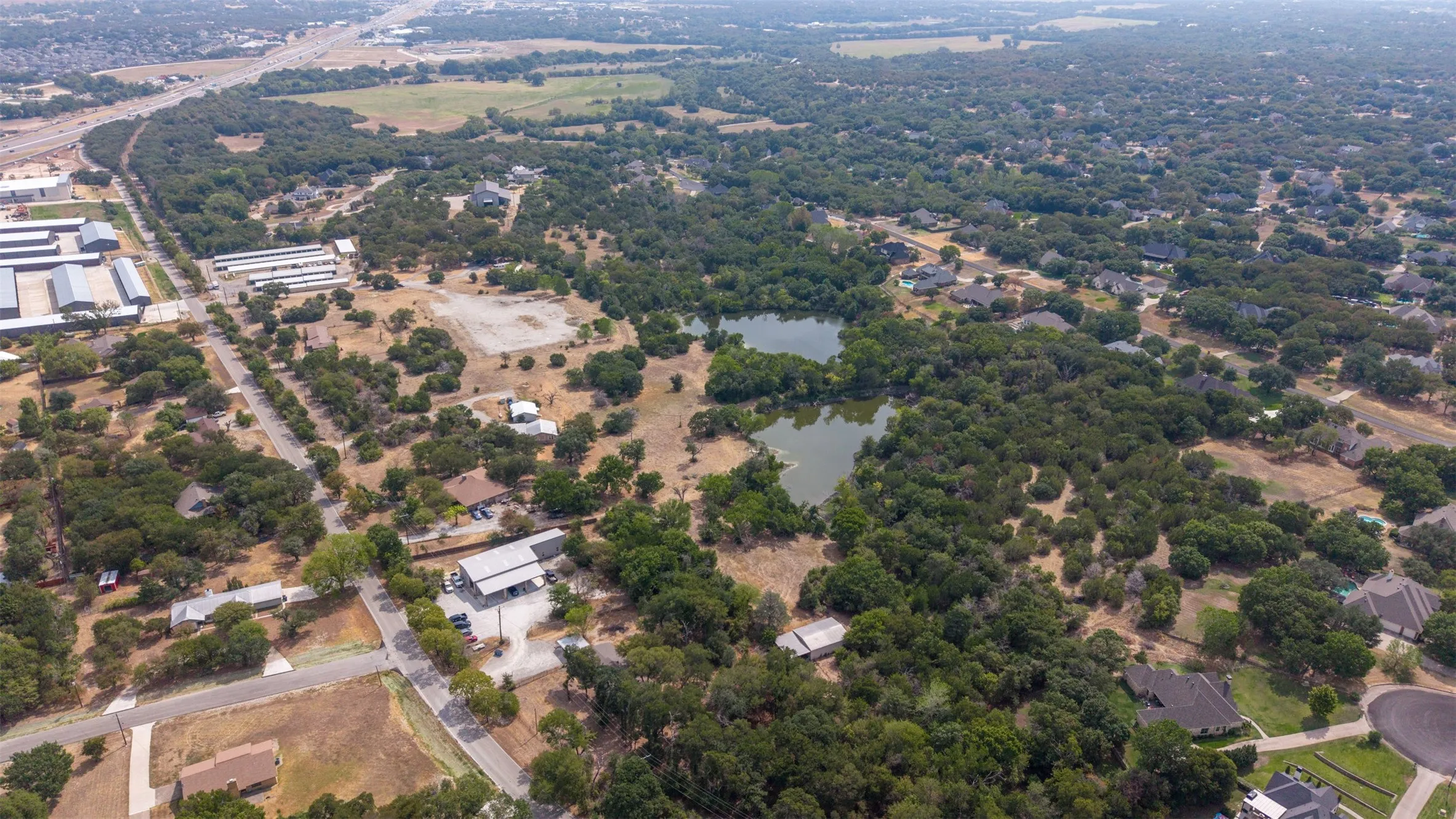 Single Family Residence For Sale in Parker County , 7000 E Bankhead Highway, Aledo, Texas 76008, 3 Bedroom, 2 Bathroom, 2 Garage spaces, 1,548 Sqft, built in 1974, mls#21399986, Real Estate Agent in Aledo, Homes For Sale in Parker county, Homes For Sale in Aledo, Realtor in Aledo Texas, Real Estate Brokerage Independent Realty Texas, Luminita Cordes Realtor