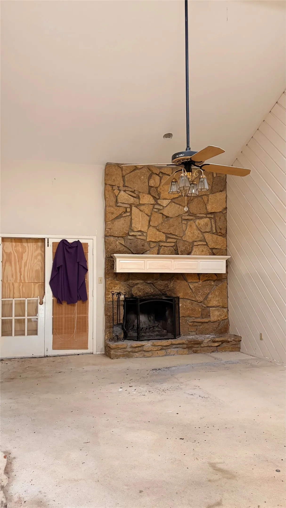 Single Family Residence For Sale in Tarrant County , 200 Windridge Trail, Burleson, Texas 76028, 4 Bedroom, 3 Bathroom, 2 Garage spaces, 2,386 Sqft, built in 1978, mls#21397176, Real Estate Agent in Burleson, Homes For Sale in Tarrant county, Homes For Sale in Burleson, Realtor in Burleson Texas, Real Estate Brokerage Independent Realty Texas, Luminita Cordes Realtor