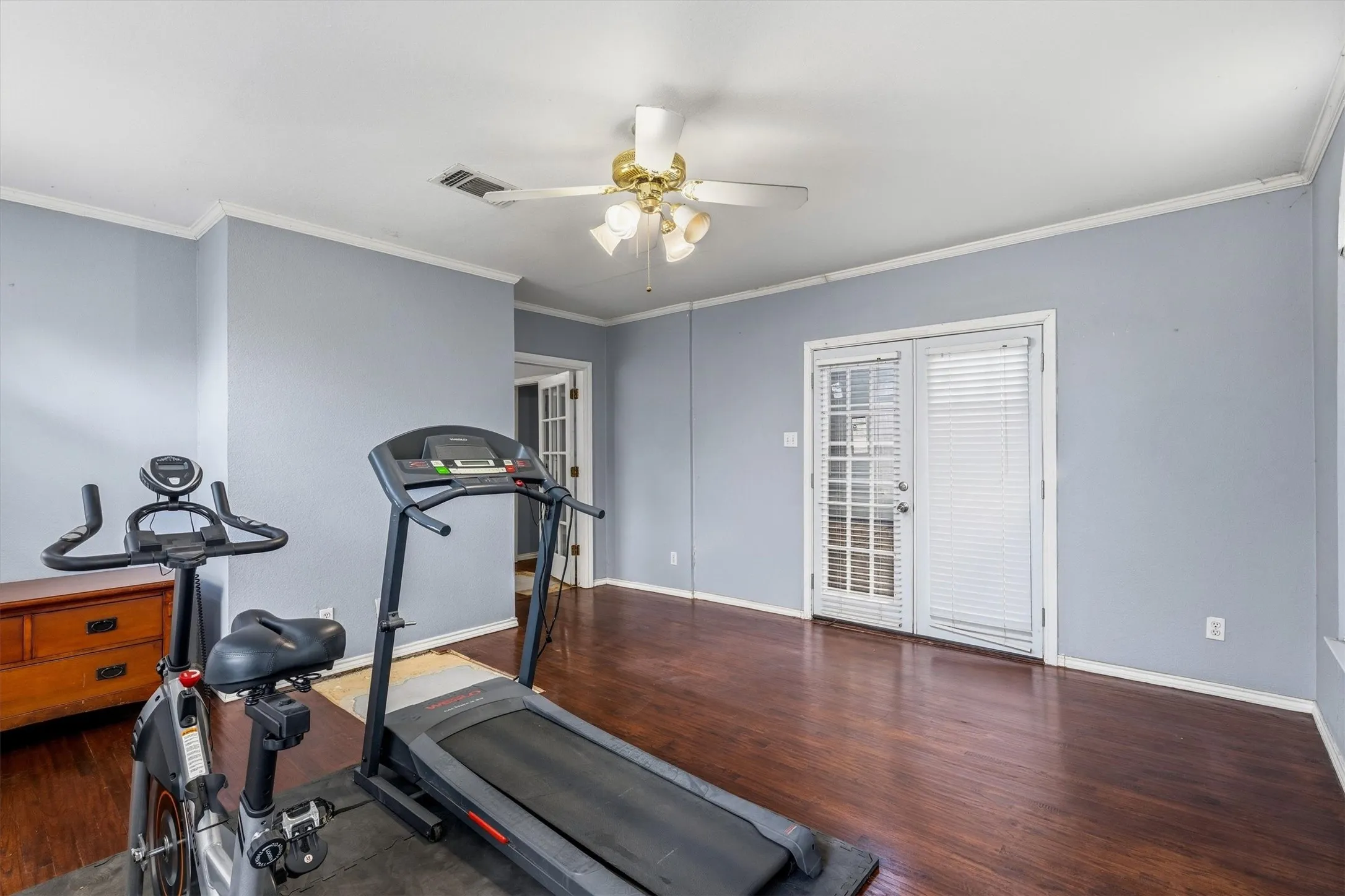 Single Family Residence For Sale in Dallas County , 800 Crest Ridge Drive, Irving, Texas 75061, 3 Bedroom, 3 Bathroom, 2 Garage spaces, 2,598 Sqft, built in 1989, mls#21399454, Real Estate Agent in Irving, Homes For Sale in Dallas county, Homes For Sale in Irving, Realtor in Irving Texas, Real Estate Brokerage Independent Realty Texas, Luminita Cordes Realtor