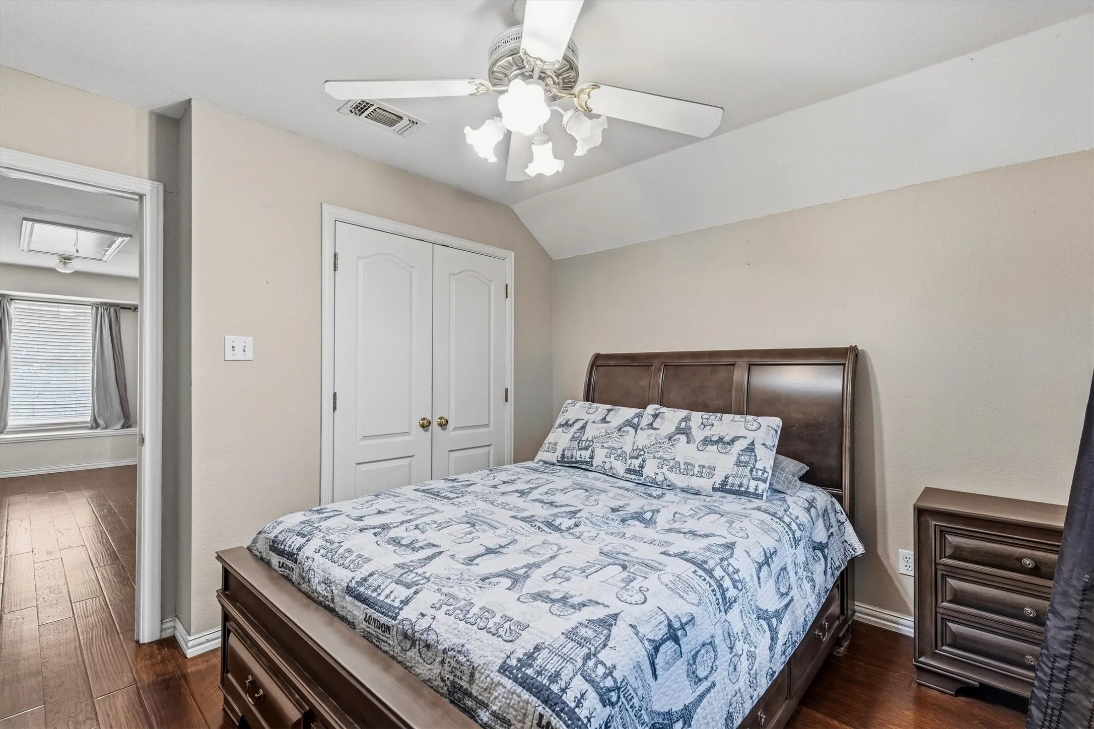Single Family Residence For Sale in Dallas County , 800 Crest Ridge Drive, Irving, Texas 75061, 3 Bedroom, 3 Bathroom, 2 Garage spaces, 2,598 Sqft, built in 1989, mls#21399454, Real Estate Agent in Irving, Homes For Sale in Dallas county, Homes For Sale in Irving, Realtor in Irving Texas, Real Estate Brokerage Independent Realty Texas, Luminita Cordes Realtor