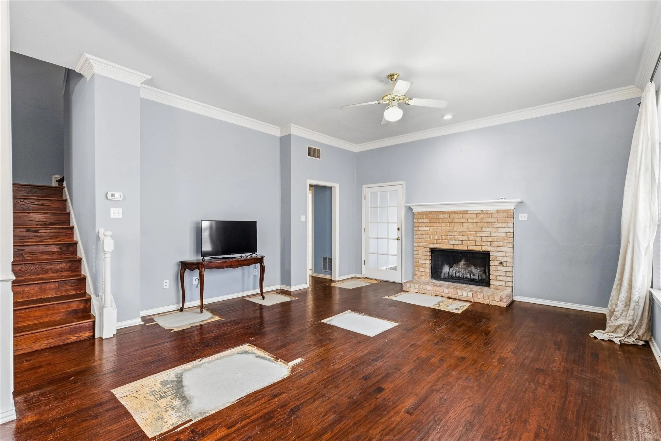 Single Family Residence For Sale in Dallas County , 800 Crest Ridge Drive, Irving, Texas 75061, 3 Bedroom, 3 Bathroom, 2 Garage spaces, 2,598 Sqft, built in 1989, mls#21399454, Real Estate Agent in Irving, Homes For Sale in Dallas county, Homes For Sale in Irving, Realtor in Irving Texas, Real Estate Brokerage Independent Realty Texas, Luminita Cordes Realtor