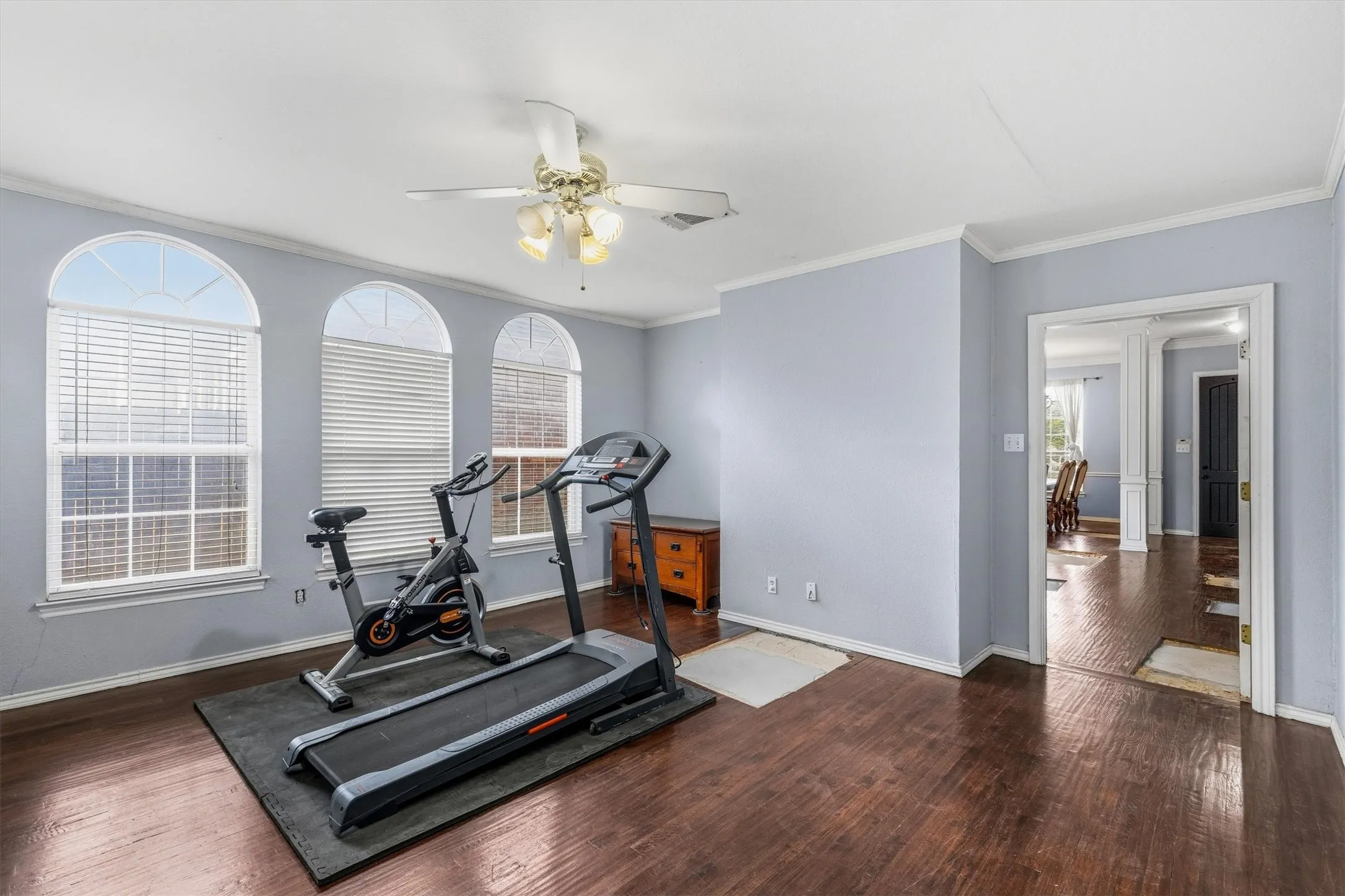 Single Family Residence For Sale in Dallas County , 800 Crest Ridge Drive, Irving, Texas 75061, 3 Bedroom, 3 Bathroom, 2 Garage spaces, 2,598 Sqft, built in 1989, mls#21399454, Real Estate Agent in Irving, Homes For Sale in Dallas county, Homes For Sale in Irving, Realtor in Irving Texas, Real Estate Brokerage Independent Realty Texas, Luminita Cordes Realtor