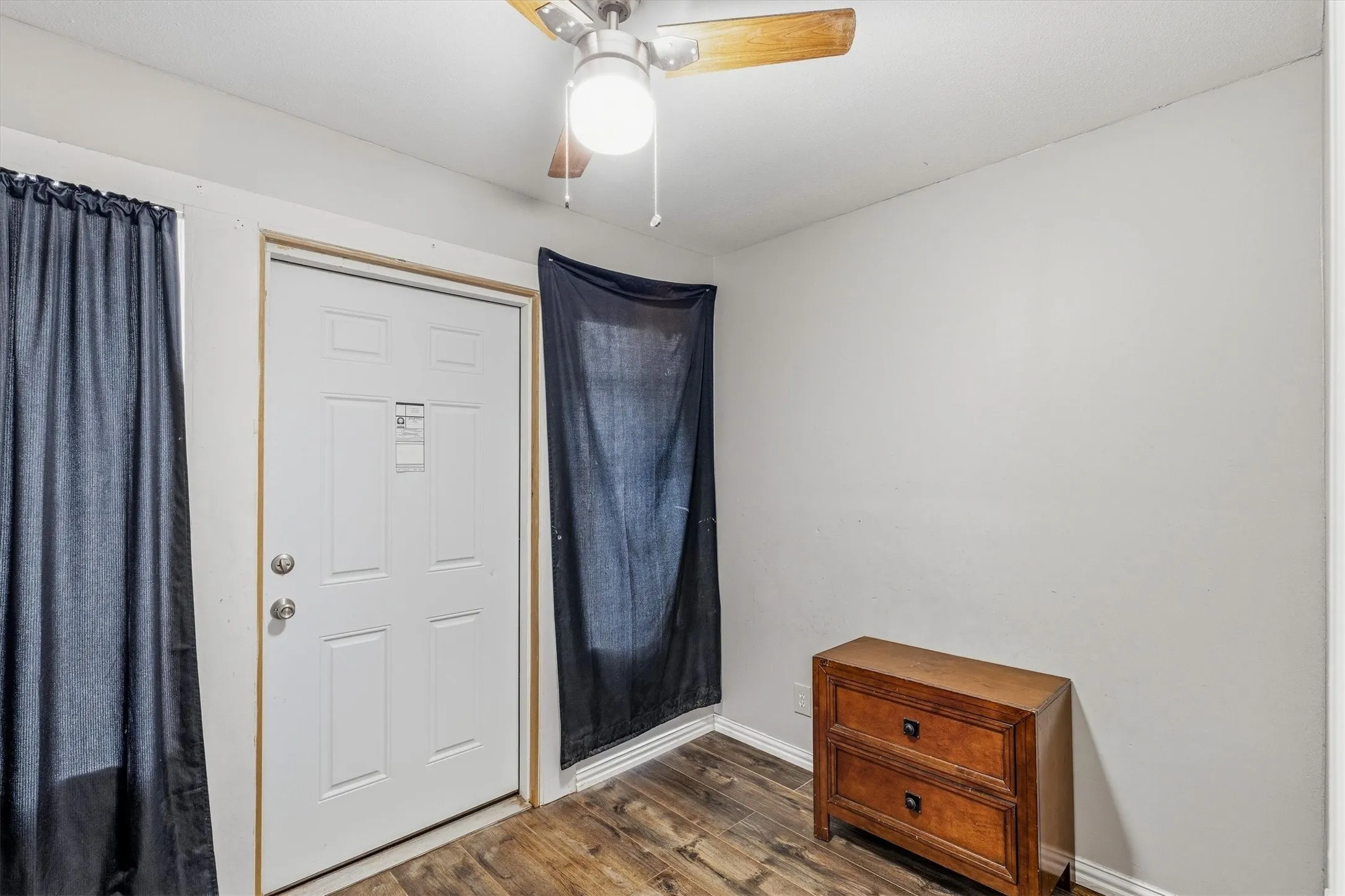 Single Family Residence For Sale in Dallas County , 800 Crest Ridge Drive, Irving, Texas 75061, 3 Bedroom, 3 Bathroom, 2 Garage spaces, 2,598 Sqft, built in 1989, mls#21399454, Real Estate Agent in Irving, Homes For Sale in Dallas county, Homes For Sale in Irving, Realtor in Irving Texas, Real Estate Brokerage Independent Realty Texas, Luminita Cordes Realtor