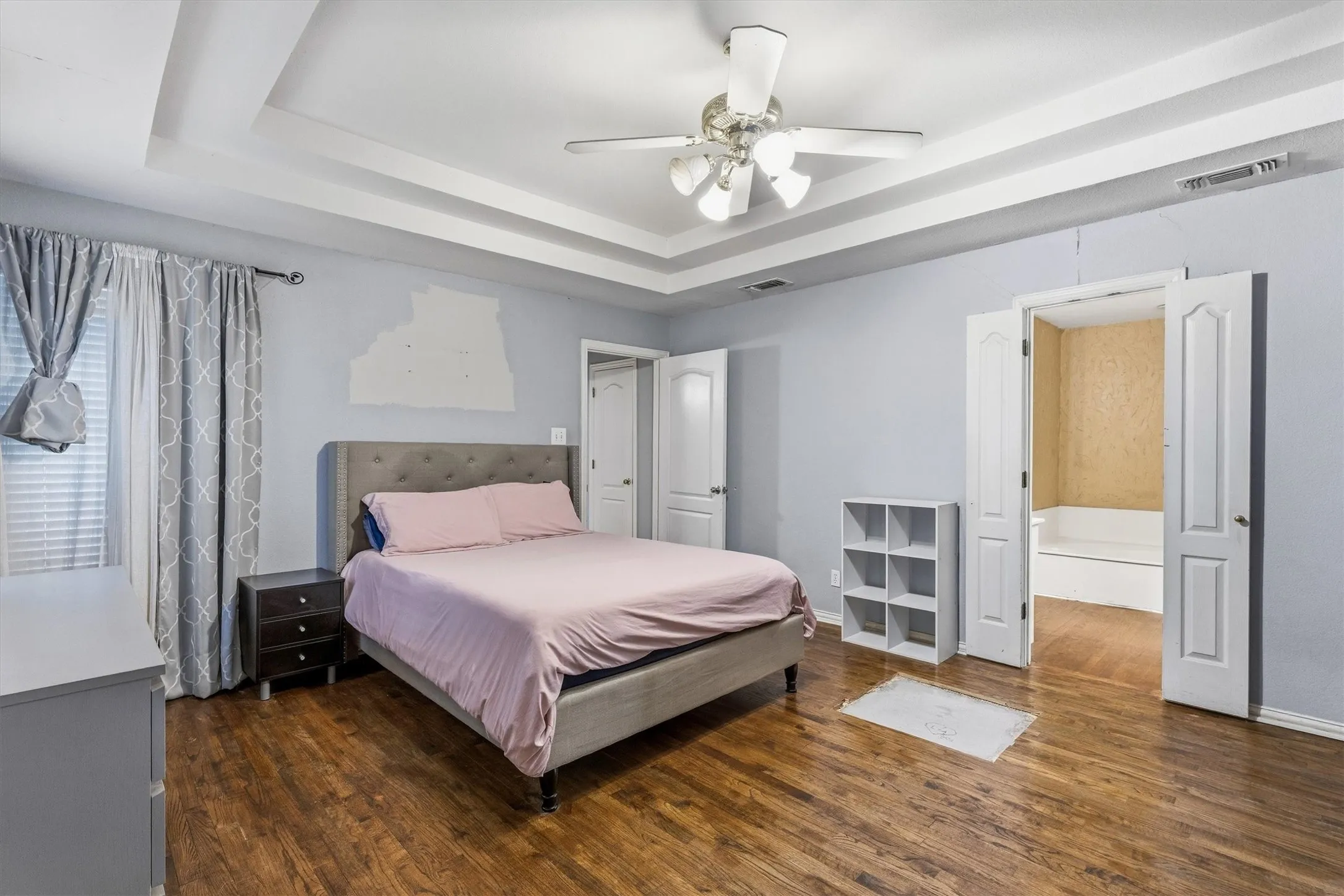 Single Family Residence For Sale in Dallas County , 800 Crest Ridge Drive, Irving, Texas 75061, 3 Bedroom, 3 Bathroom, 2 Garage spaces, 2,598 Sqft, built in 1989, mls#21399454, Real Estate Agent in Irving, Homes For Sale in Dallas county, Homes For Sale in Irving, Realtor in Irving Texas, Real Estate Brokerage Independent Realty Texas, Luminita Cordes Realtor