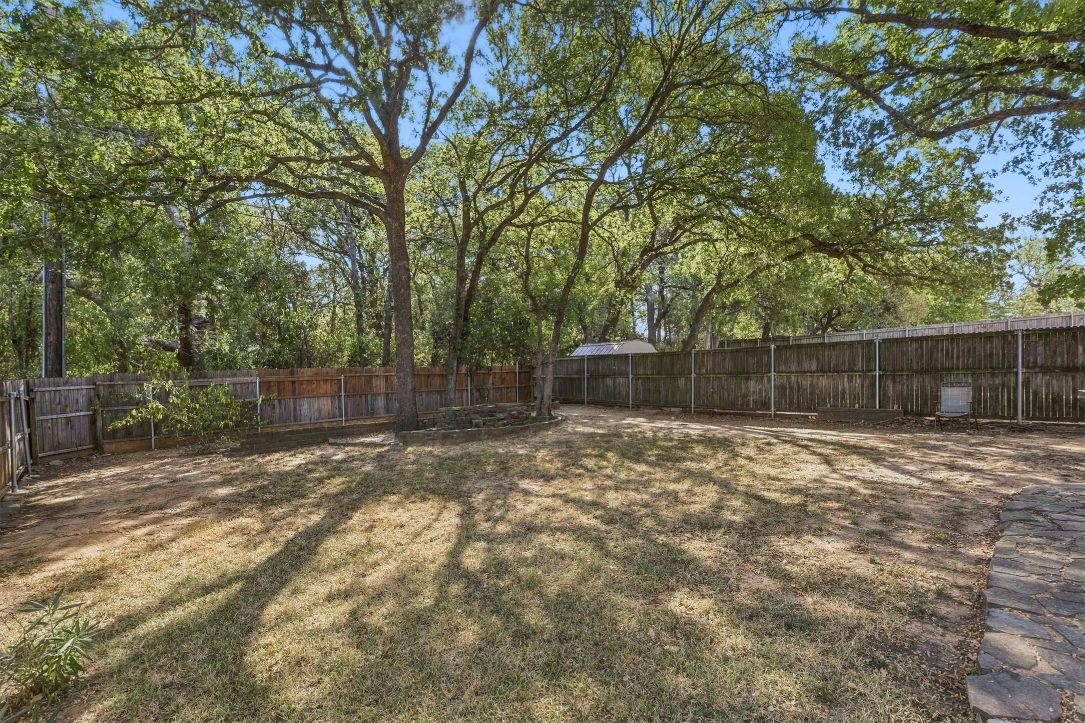 Single Family Residence For Sale in Dallas County , 800 Crest Ridge Drive, Irving, Texas 75061, 3 Bedroom, 3 Bathroom, 2 Garage spaces, 2,598 Sqft, built in 1989, mls#21399454, Real Estate Agent in Irving, Homes For Sale in Dallas county, Homes For Sale in Irving, Realtor in Irving Texas, Real Estate Brokerage Independent Realty Texas, Luminita Cordes Realtor