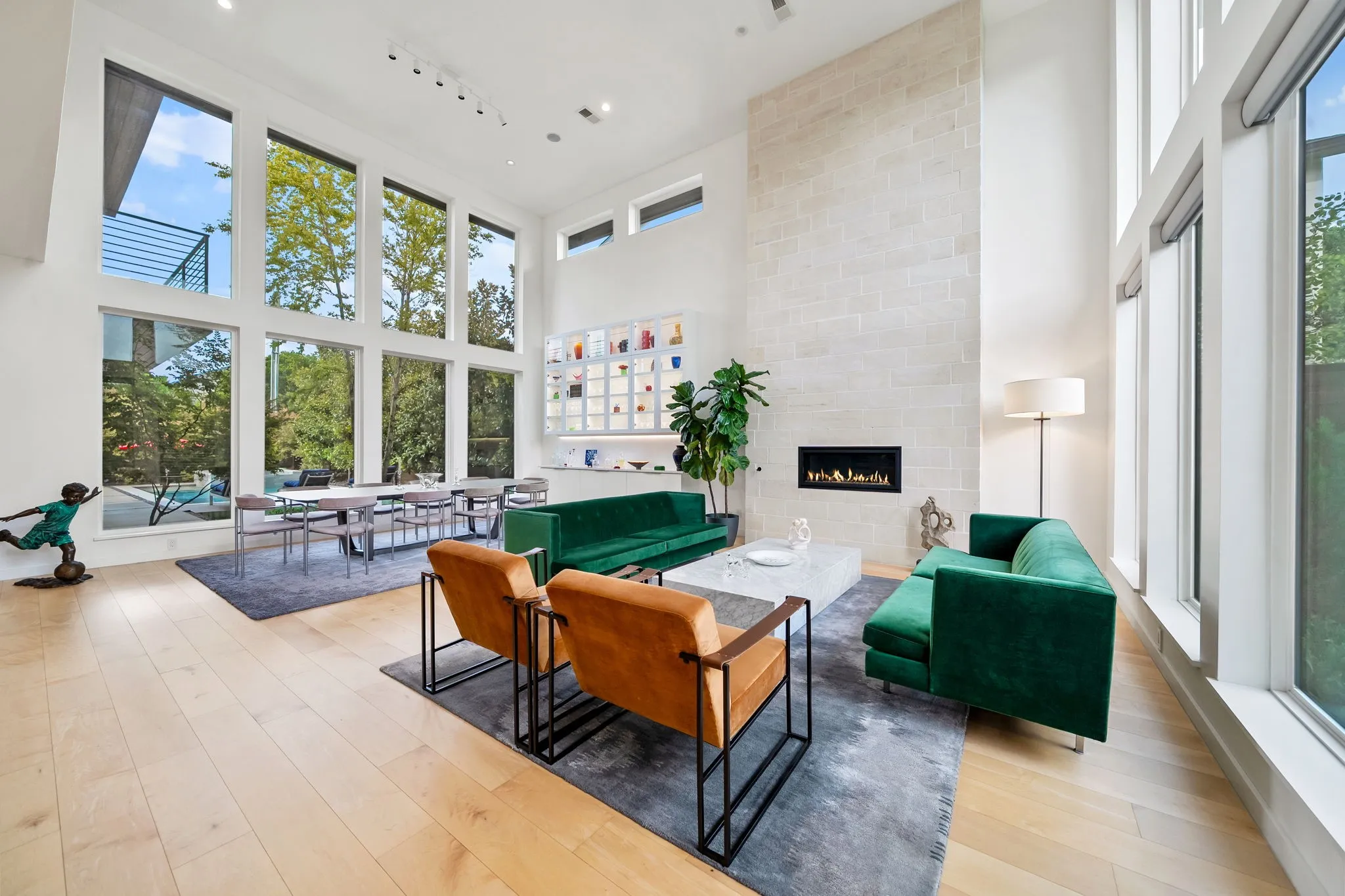 Single Family Residence For Sale in Dallas County , 423 W Colorado Boulevard, Dallas, Texas 75208, 3 Bedroom, 5 Bathroom, 2 Garage spaces, 4,276 Sqft, built in 2021, mls#21399961, Real Estate Agent in Dallas, Homes For Sale in Dallas county, Homes For Sale in Dallas, Realtor in Dallas Texas, Real Estate Brokerage Independent Realty Texas, Luminita Cordes Realtor