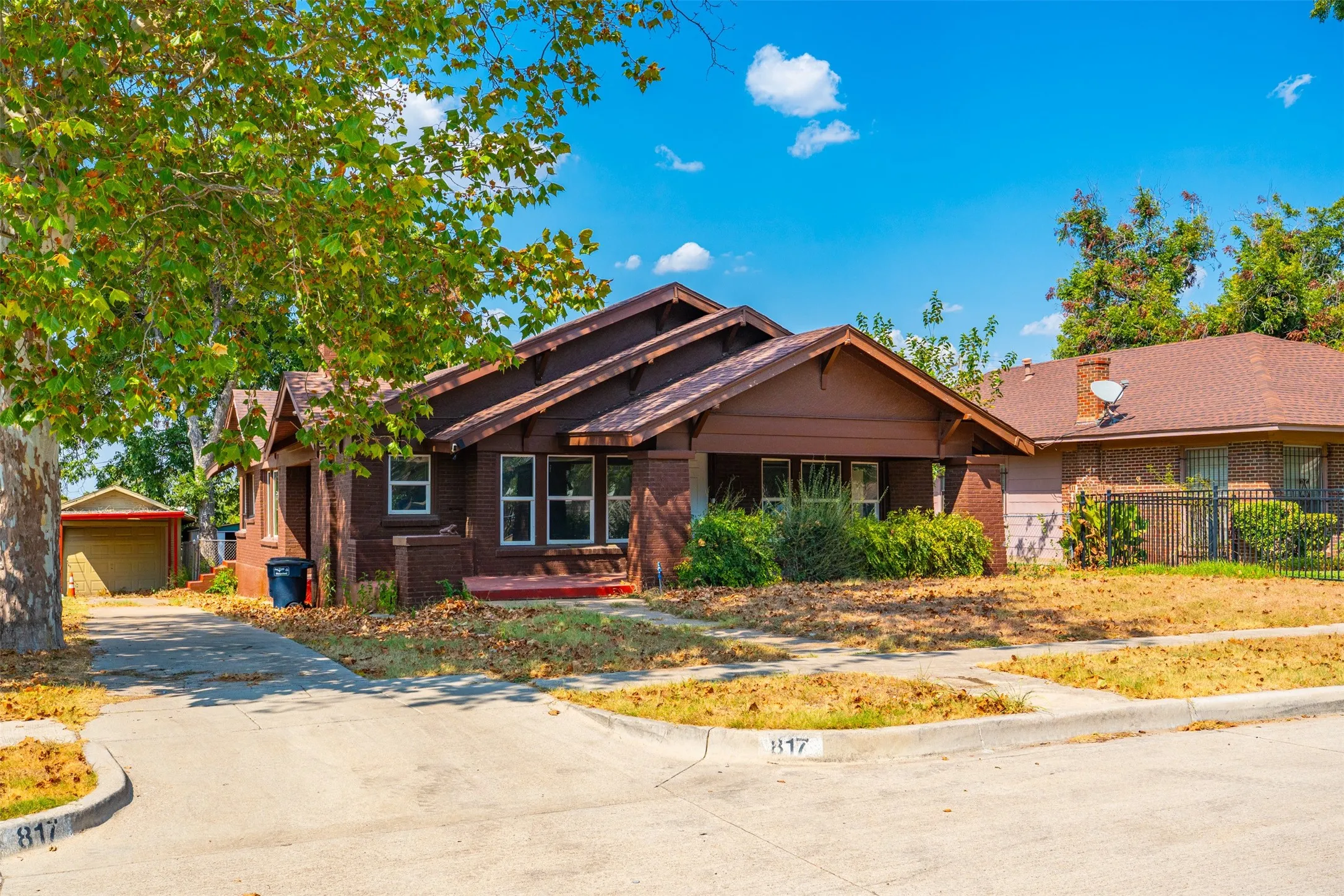 Single Family Residence For Sale in Tarrant County , 817 Marion Avenue, Fort Worth, Texas 76104, 3 Bedroom, 2 Bathroom, Garage spaces, 1,714 Sqft, built in 1937, mls#21369886, Real Estate Agent in Fort Worth, Homes For Sale in Tarrant county, Homes For Sale in Fort Worth, Realtor in Fort Worth Texas, Real Estate Brokerage Independent Realty Texas, Luminita Cordes Realtor