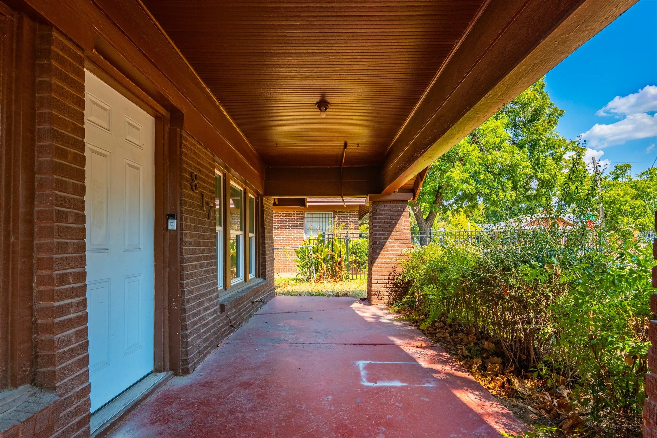 Single Family Residence For Sale in Tarrant County , 817 Marion Avenue, Fort Worth, Texas 76104, 3 Bedroom, 2 Bathroom, Garage spaces, 1,714 Sqft, built in 1937, mls#21369886, Real Estate Agent in Fort Worth, Homes For Sale in Tarrant county, Homes For Sale in Fort Worth, Realtor in Fort Worth Texas, Real Estate Brokerage Independent Realty Texas, Luminita Cordes Realtor