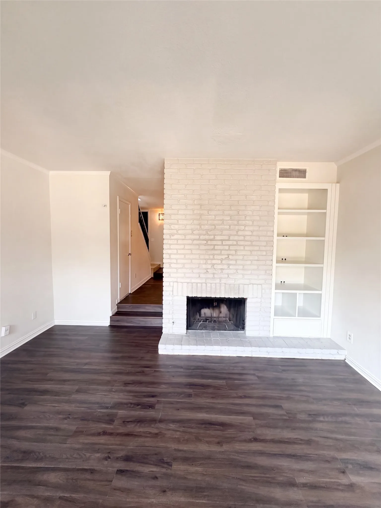 Single Family Residence For Sale in Dallas County , 15151 Berry Trail 707, Dallas, Texas 75248, 2 Bedroom, 2 Bathroom, Garage spaces, 1,135 Sqft, built in 1980, mls#21397711, Real Estate Agent in Dallas, Homes For Sale in Dallas county, Homes For Sale in Dallas, Realtor in Dallas Texas, Real Estate Brokerage Independent Realty Texas, Luminita Cordes Realtor