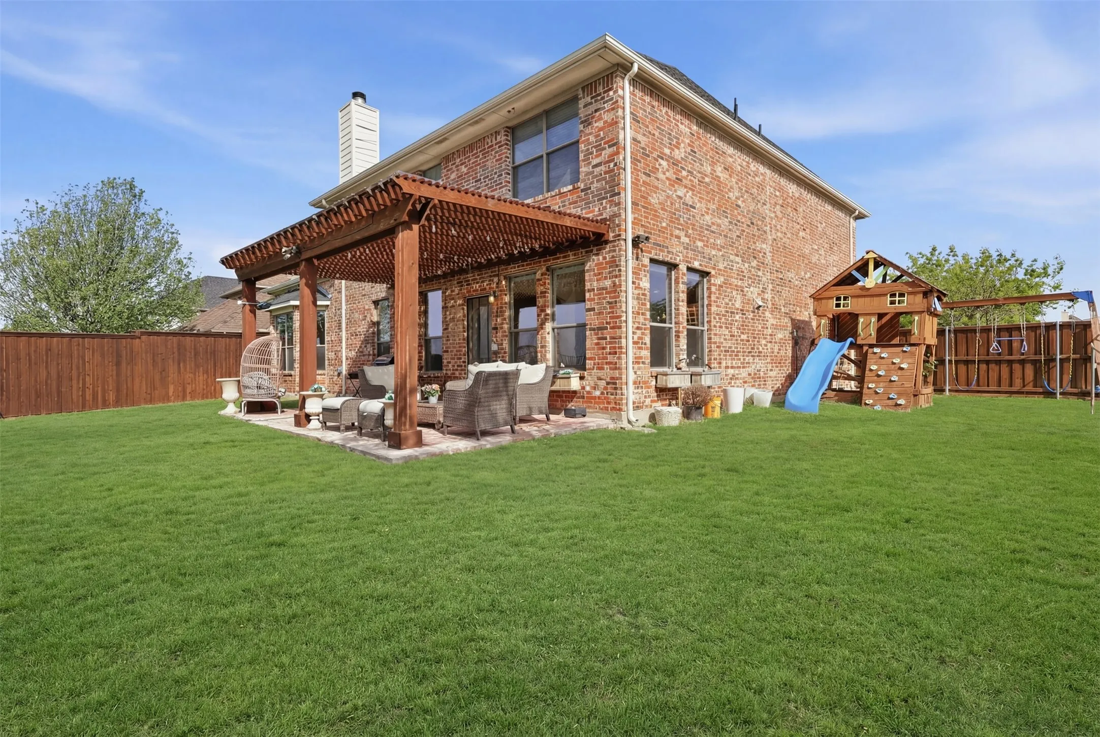 Single Family Residence For Rent in Denton County , 775 Burr Oak Drive, Frisco, Texas 75033, 4 Bedroom, 4 Bathroom, 2 Garage spaces, 3,576 Sqft, built in 2006, mls#21397710, Real Estate Agent in Frisco, Homes For Rent in Denton county, Homes For Rent in Frisco, Realtor in Frisco Texas, Real Estate Brokerage Independent Realty Texas, Luminita Cordes Realtor