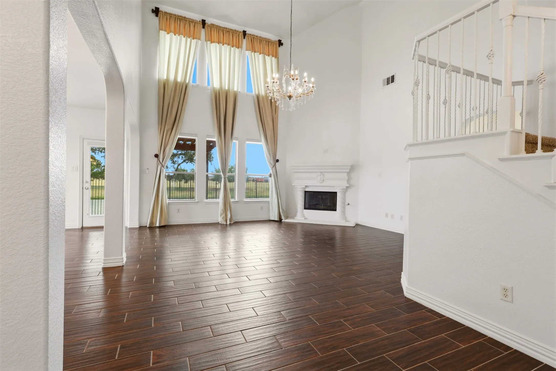 Single Family Residence For Rent in Denton County , 775 Burr Oak Drive, Frisco, Texas 75033, 4 Bedroom, 4 Bathroom, 2 Garage spaces, 3,576 Sqft, built in 2006, mls#21397710, Real Estate Agent in Frisco, Homes For Rent in Denton county, Homes For Rent in Frisco, Realtor in Frisco Texas, Real Estate Brokerage Independent Realty Texas, Luminita Cordes Realtor