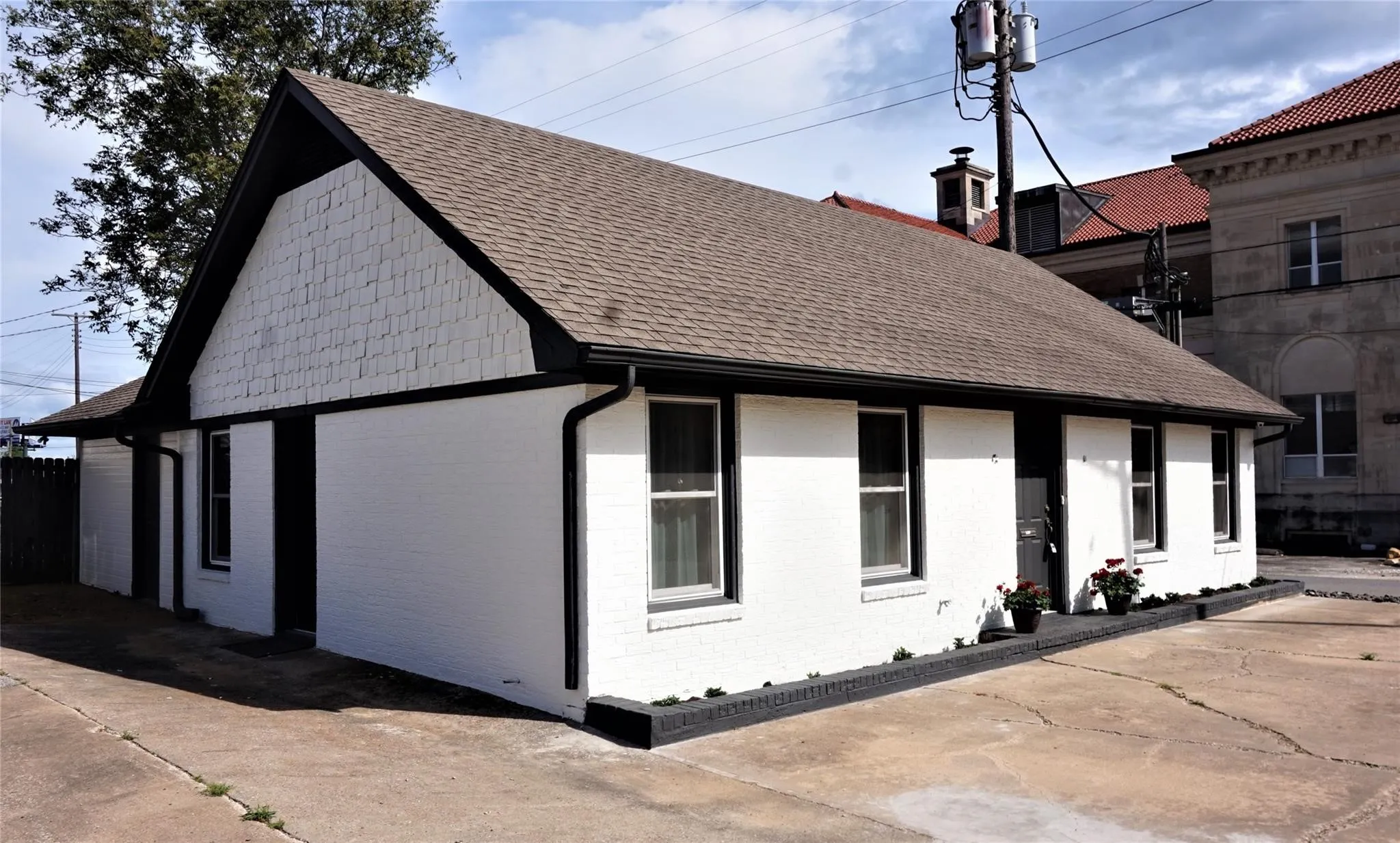 Business For Rent in Grayson County , 214 N Rusk Avenue, Denison, Texas 75020, 0, 0, Garage spaces, 0 Sqft, built in 1995, mls#21400007, Real Estate Agent in Denison, Homes For Rent in Grayson county, Homes For Rent in Denison, Realtor in Denison Texas, Real Estate Brokerage Independent Realty Texas, Luminita Cordes Realtor