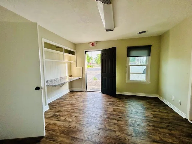 Business For Rent in Grayson County , 214 N Rusk Avenue, Denison, Texas 75020, 0, 0, Garage spaces, 0 Sqft, built in 1995, mls#21400007, Real Estate Agent in Denison, Homes For Rent in Grayson county, Homes For Rent in Denison, Realtor in Denison Texas, Real Estate Brokerage Independent Realty Texas, Luminita Cordes Realtor