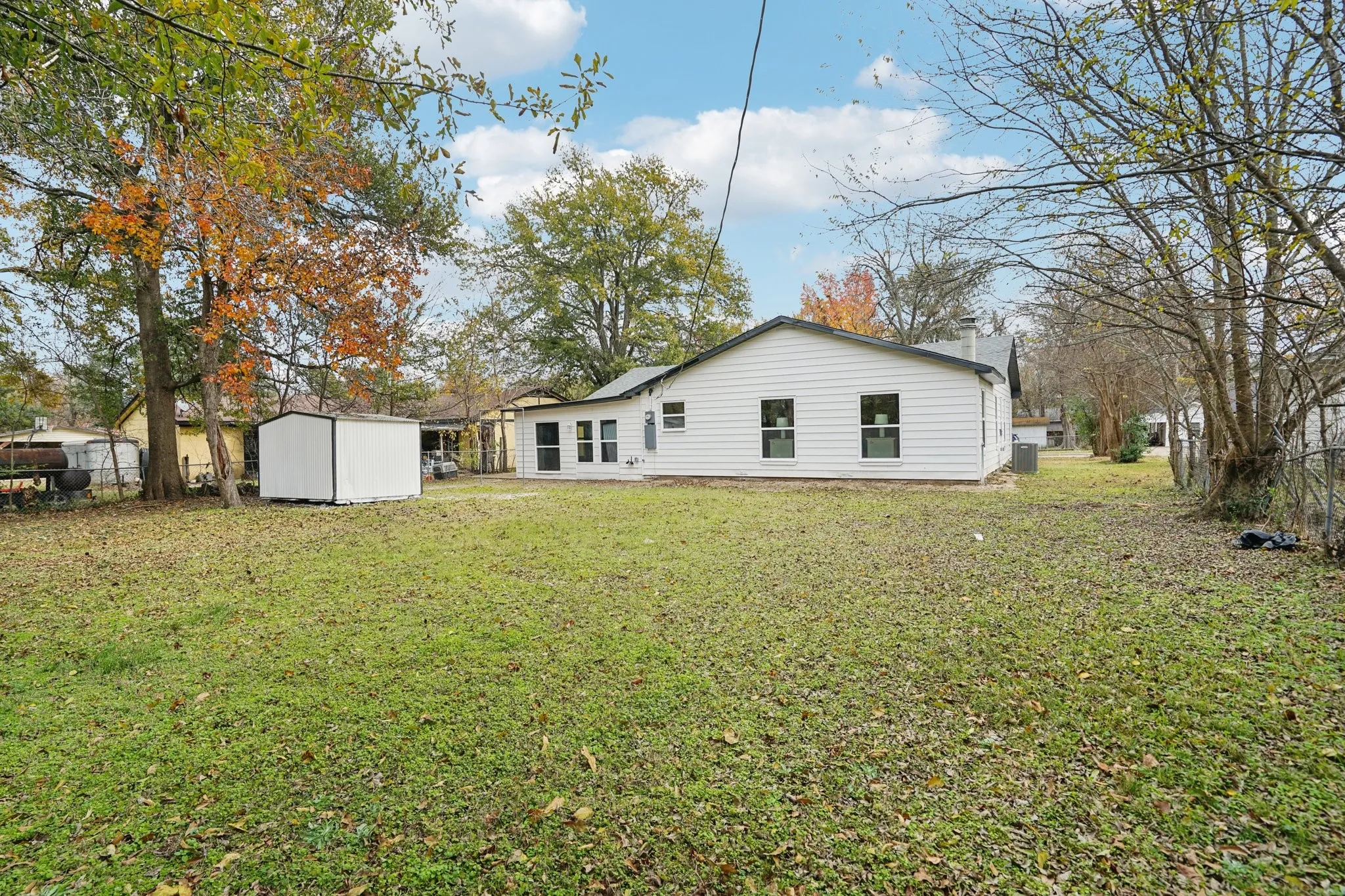 Single Family Residence For Rent in Kaufman County , 305 Westvue Street, Terrell, Texas 75160, 3 Bedroom, 2 Bathroom, 1 Garage spaces, 1,772 Sqft, built in 1954, mls#21400021, Real Estate Agent in Terrell, Homes For Rent in Kaufman county, Homes For Rent in Terrell, Realtor in Terrell Texas, Real Estate Brokerage Independent Realty Texas, Luminita Cordes Realtor