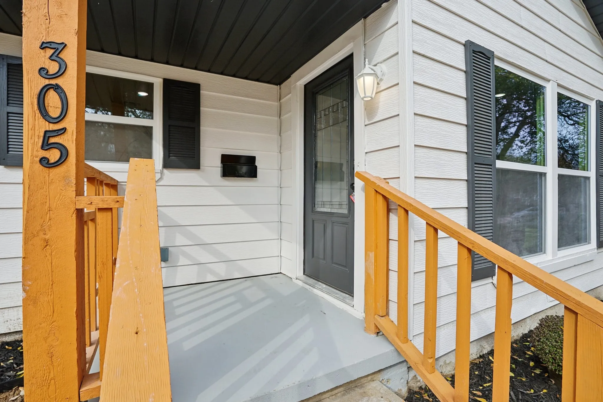 Single Family Residence For Rent in Kaufman County , 305 Westvue Street, Terrell, Texas 75160, 3 Bedroom, 2 Bathroom, 1 Garage spaces, 1,772 Sqft, built in 1954, mls#21400021, Real Estate Agent in Terrell, Homes For Rent in Kaufman county, Homes For Rent in Terrell, Realtor in Terrell Texas, Real Estate Brokerage Independent Realty Texas, Luminita Cordes Realtor